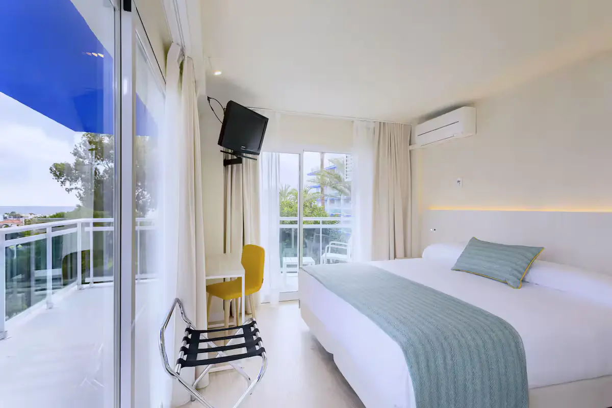 Double bed suite at Hotel Palmasol