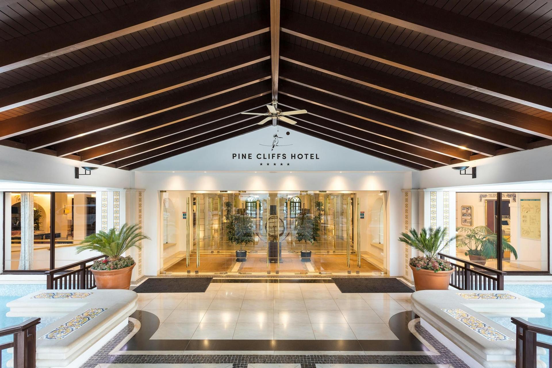 Front entrance to the Pine Cliffs Resort