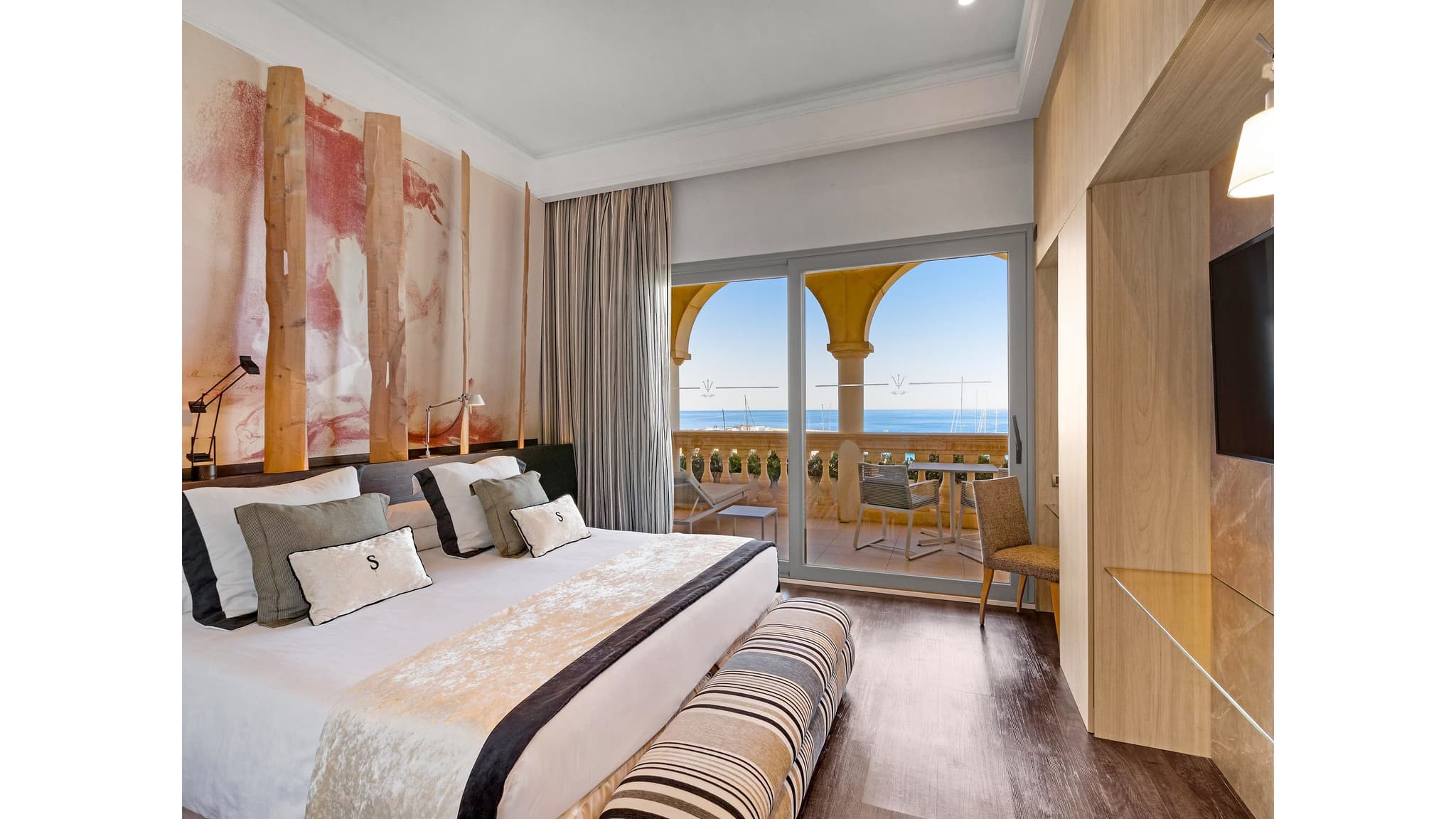 Double bed suite with balcony views