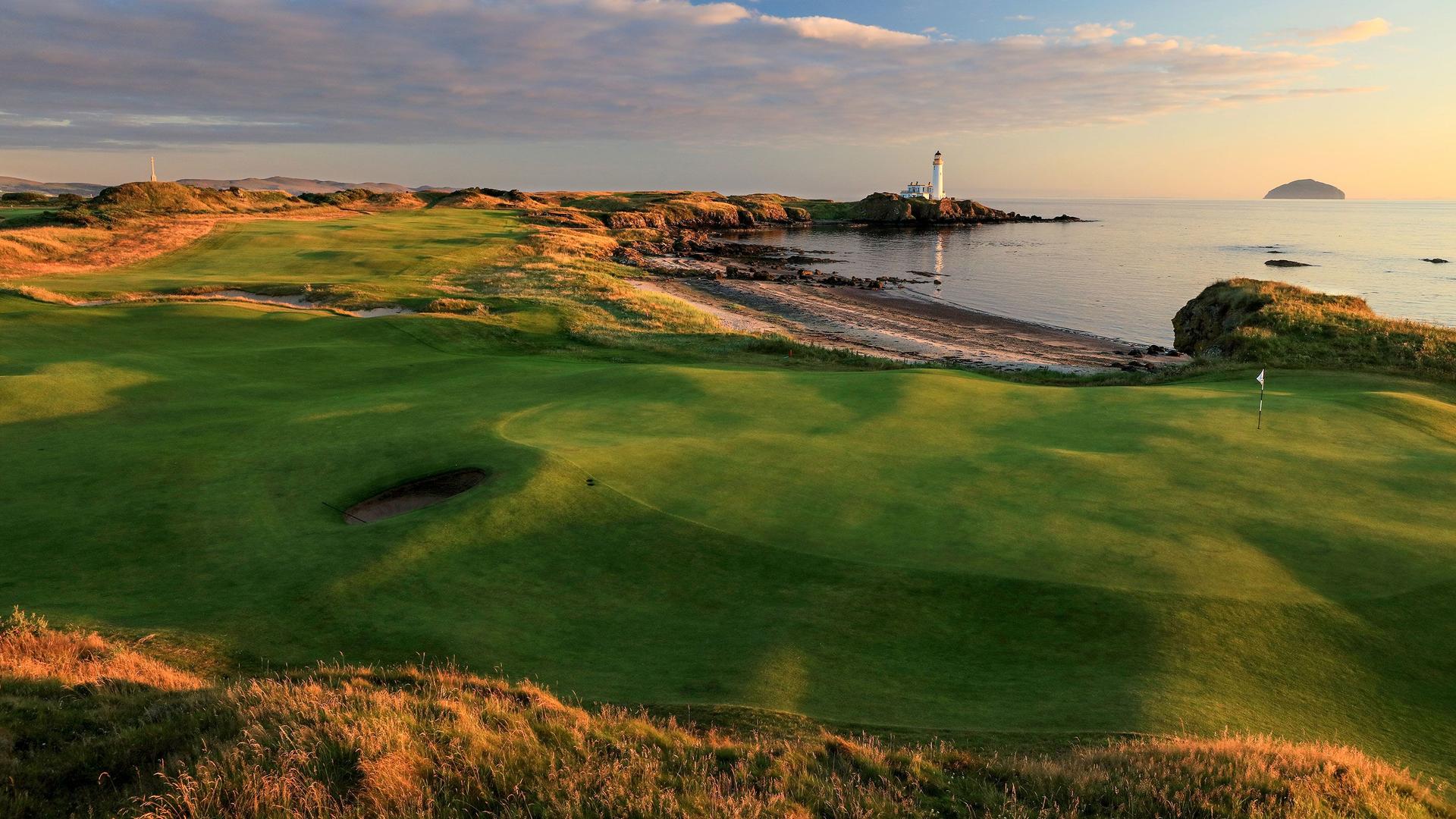 A smooth coastal green