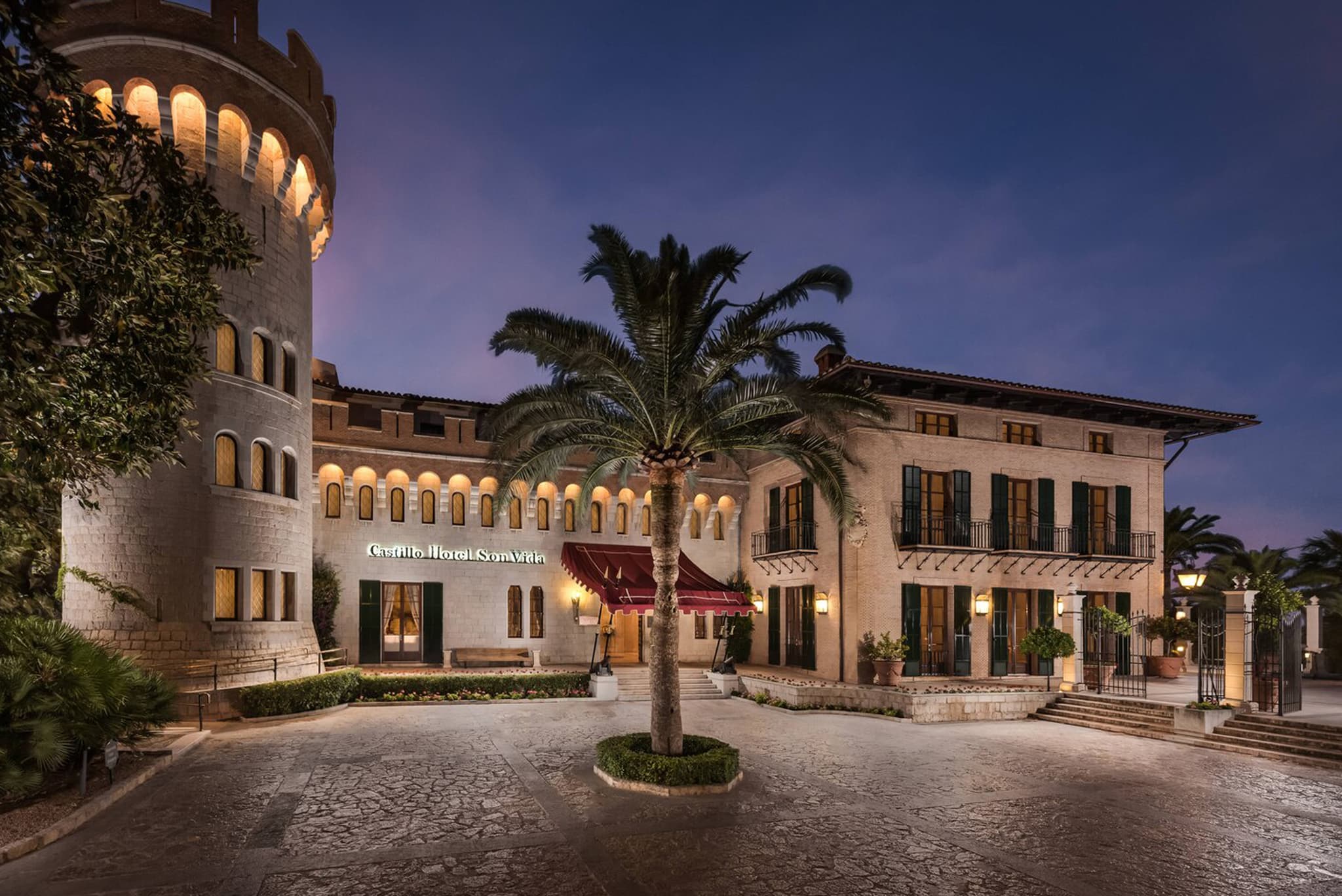 Front entrance to Castillo Hotel Son Vida