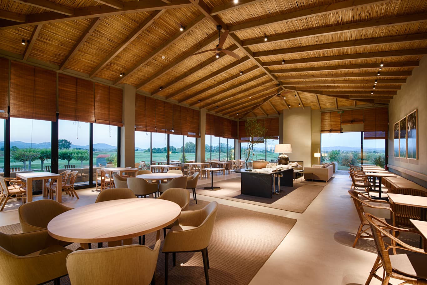 Indoor dining room at Hotel Emporda Golf