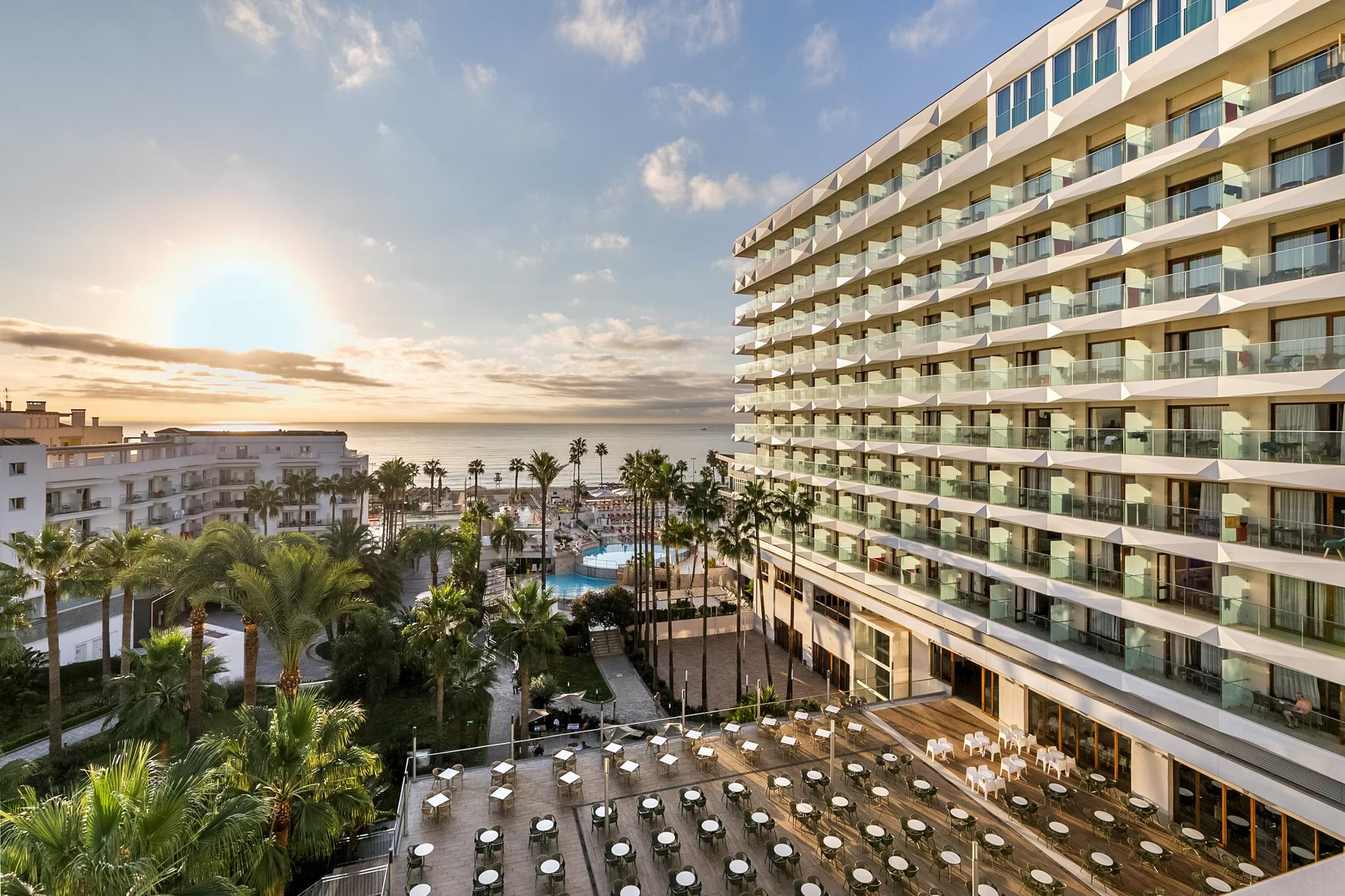 Sun setting over the Melia Sol Don Pablo building