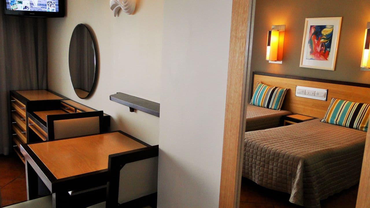 Twin bed suite at Paraiso de Albufeira
