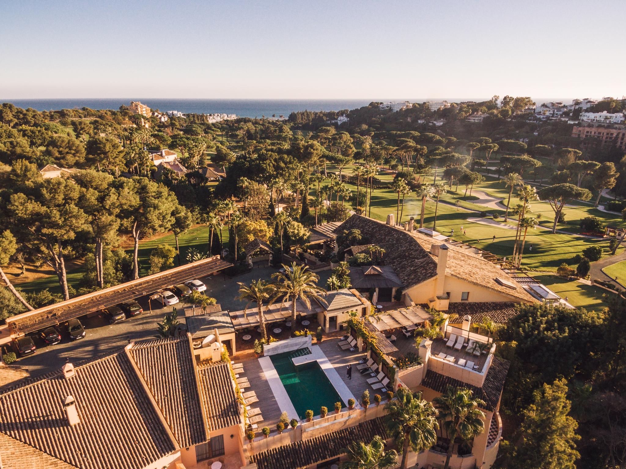 Overhead view of Rio Real Golf & Hotel with the course in the background