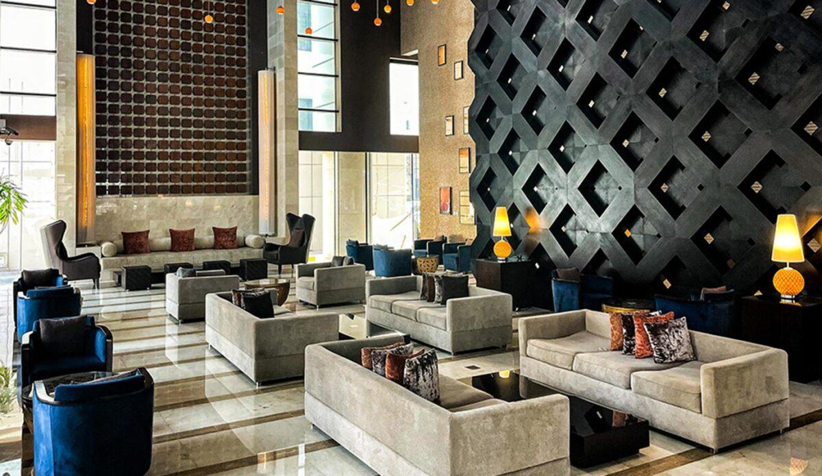 Lounging area as part of the reception at Southern Sun - Abu Dhabi