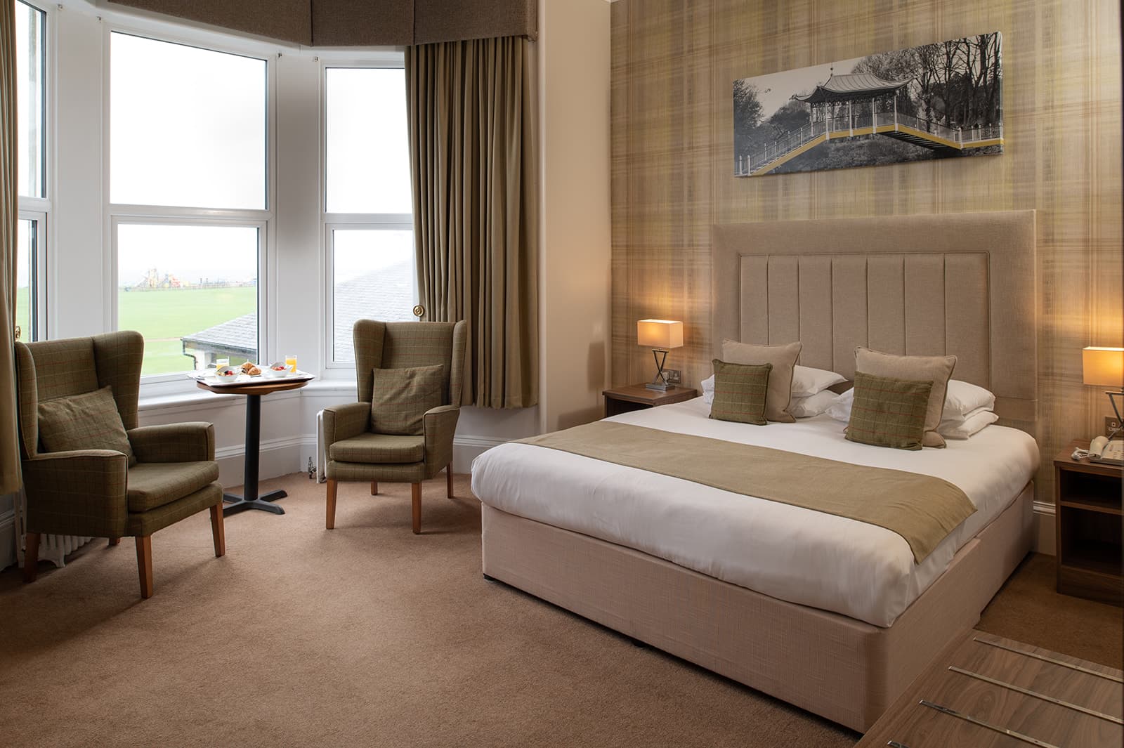 Spacious double bed suite at Fairfield House Hotel