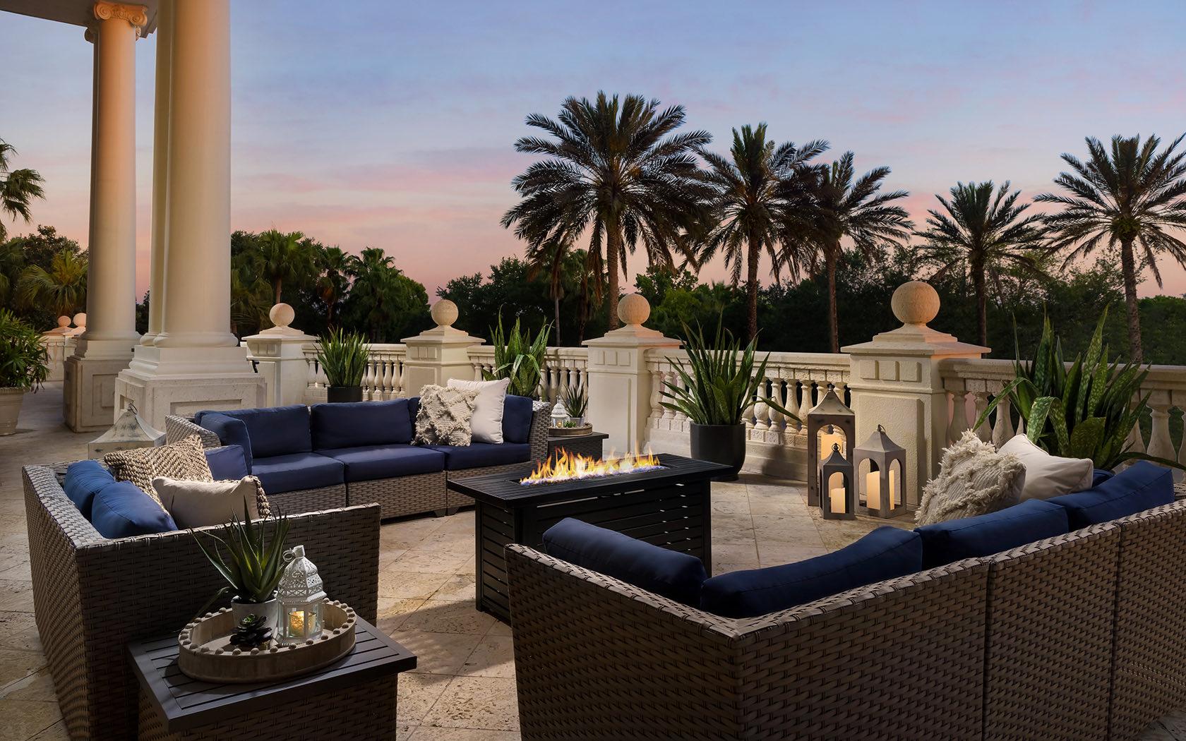 Outdoor lounging area at Reunion Resort