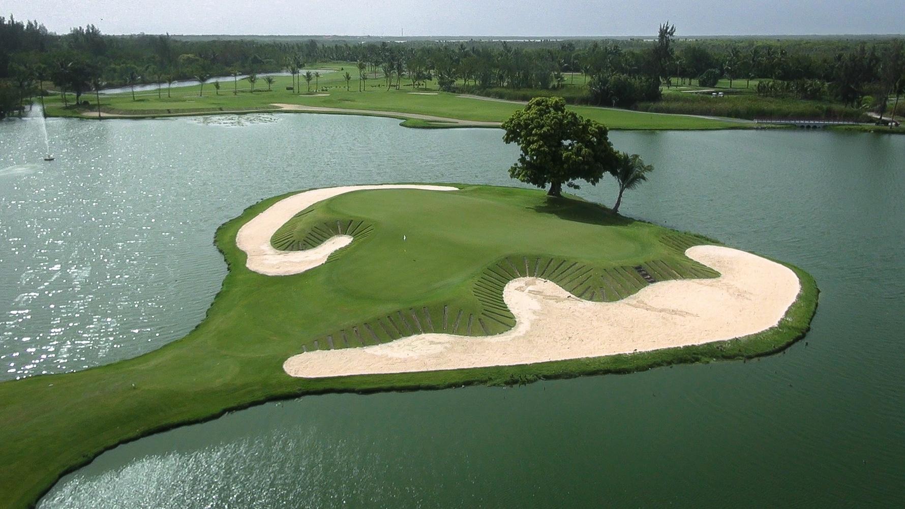 An island green nestled with sand bunkers