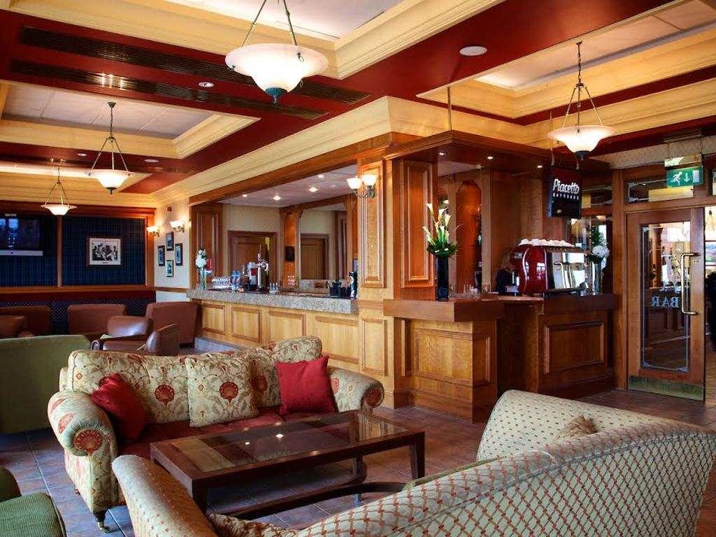 Bar and lounging area at the Carnoustie Golf Resort