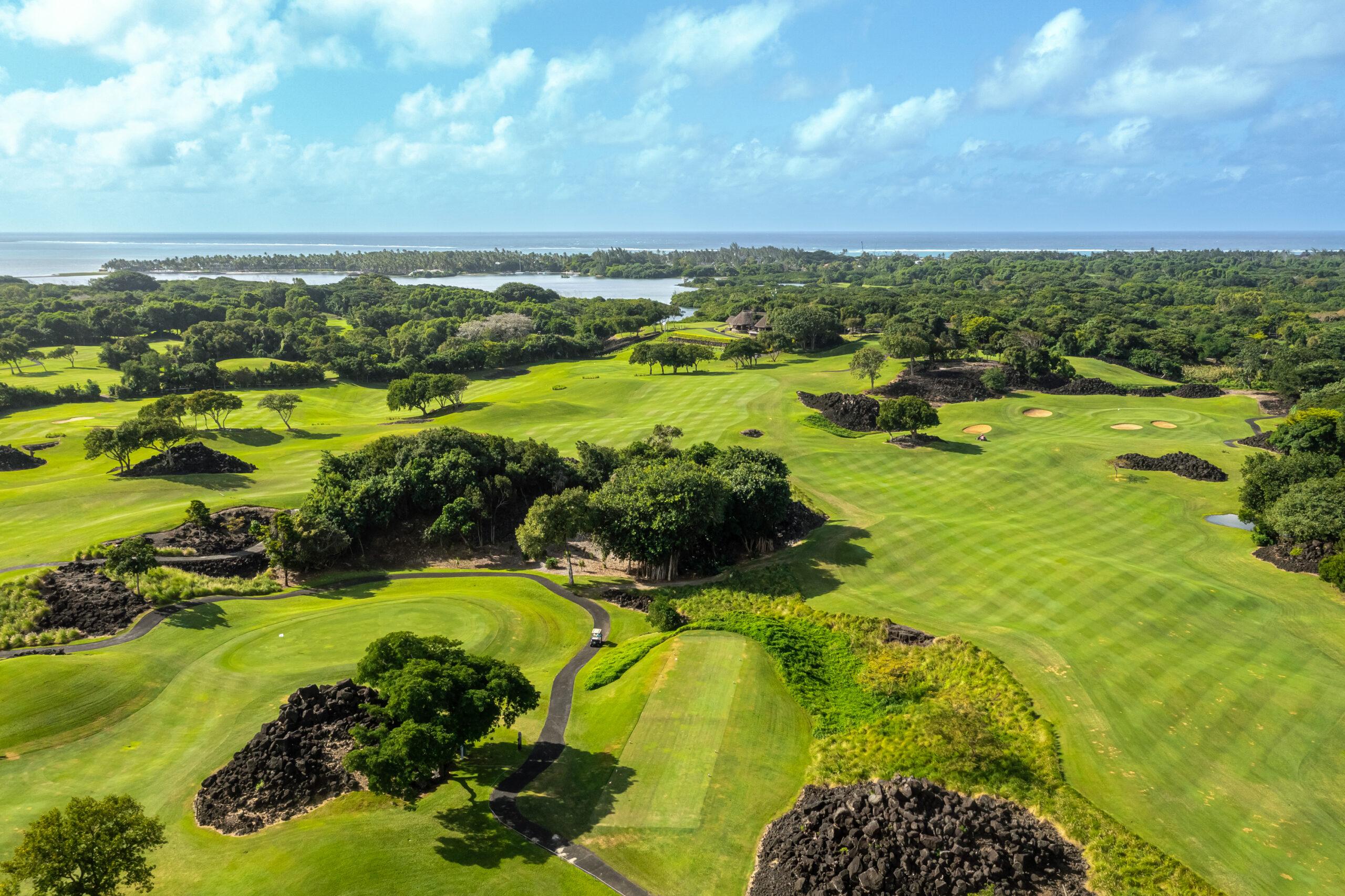 Overhead view of the Constance Belle Mare Plage golf course