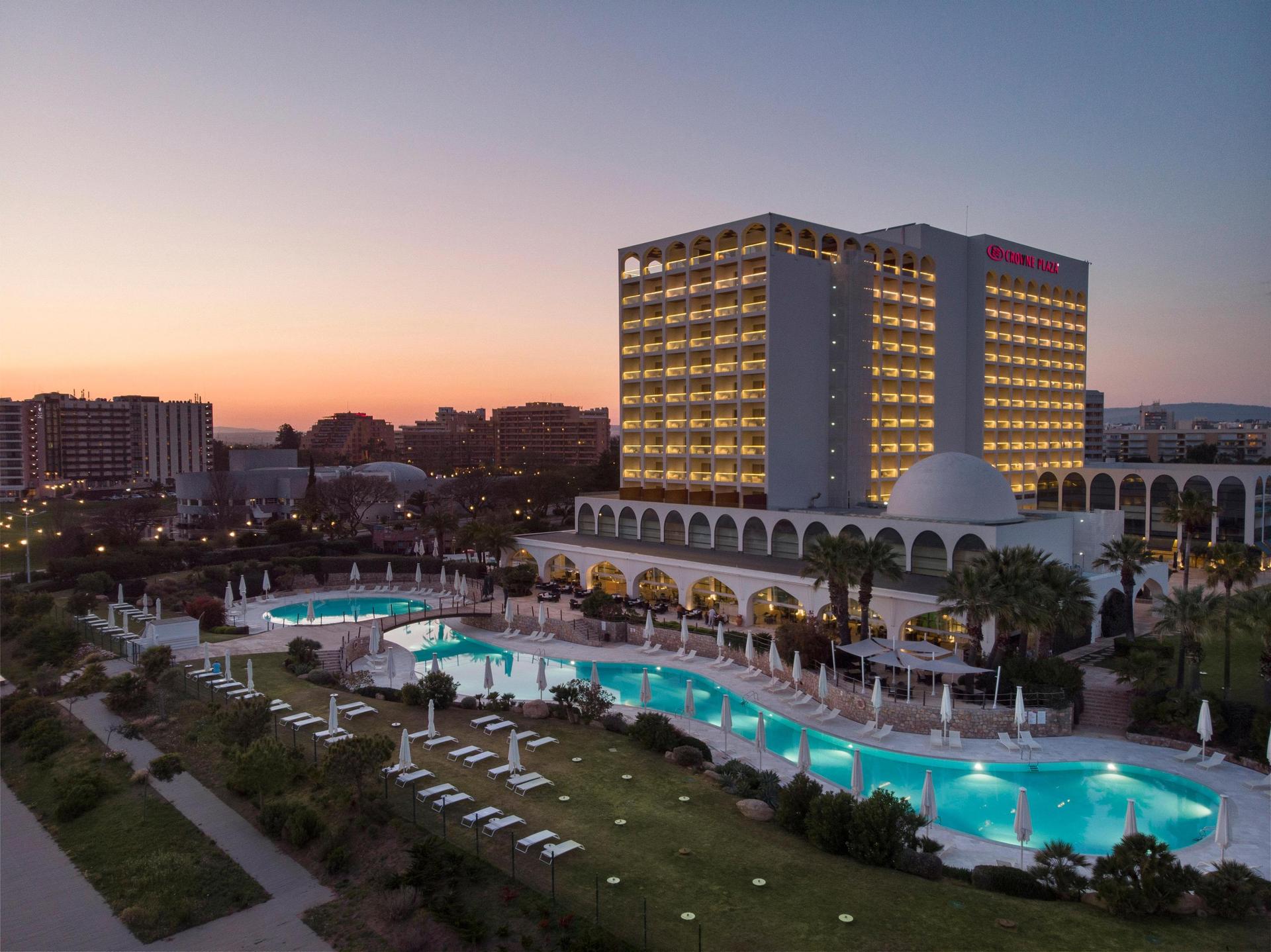 Panoramic view of the Crowne Plaza Vilamoura at sun set