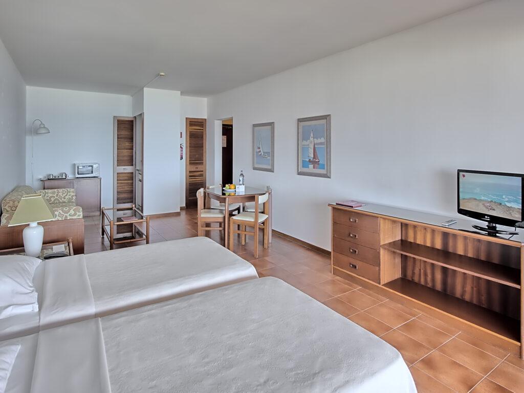 Double bed suite at the Dom Pedro Portobelo