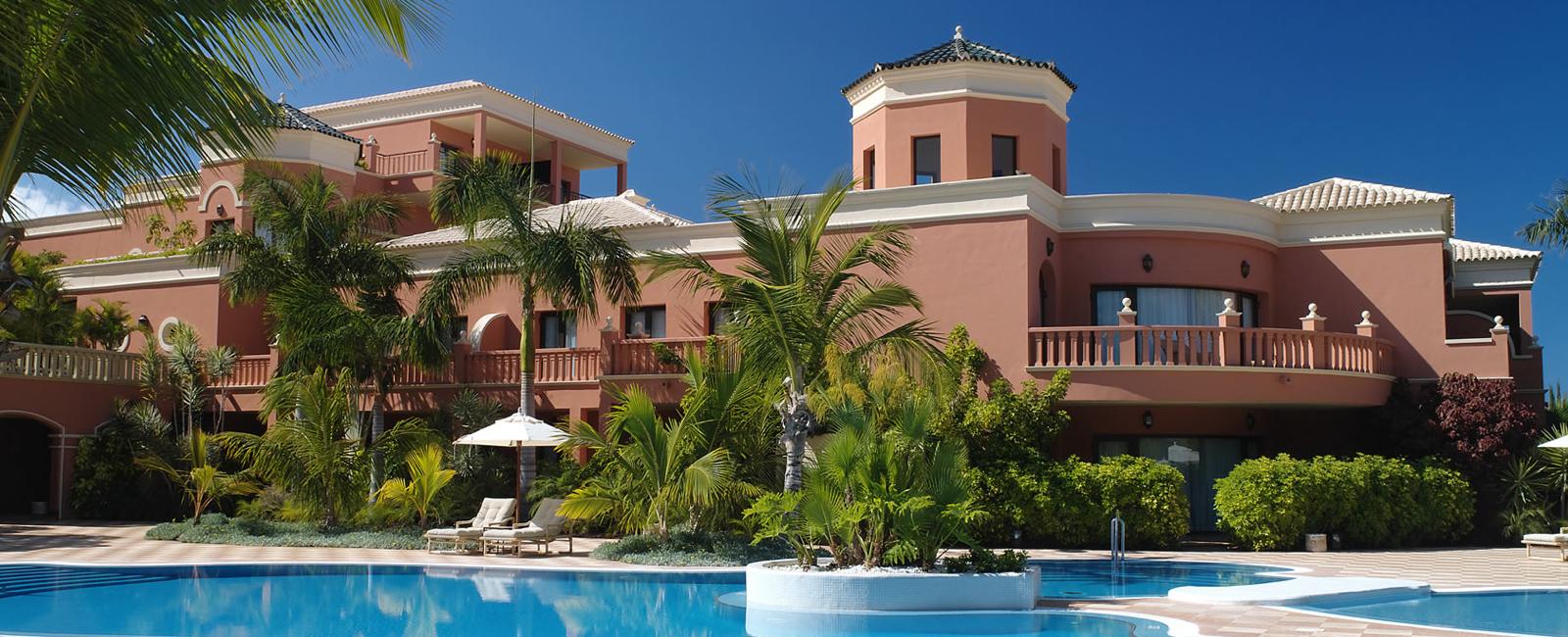 Pool area outside hotel