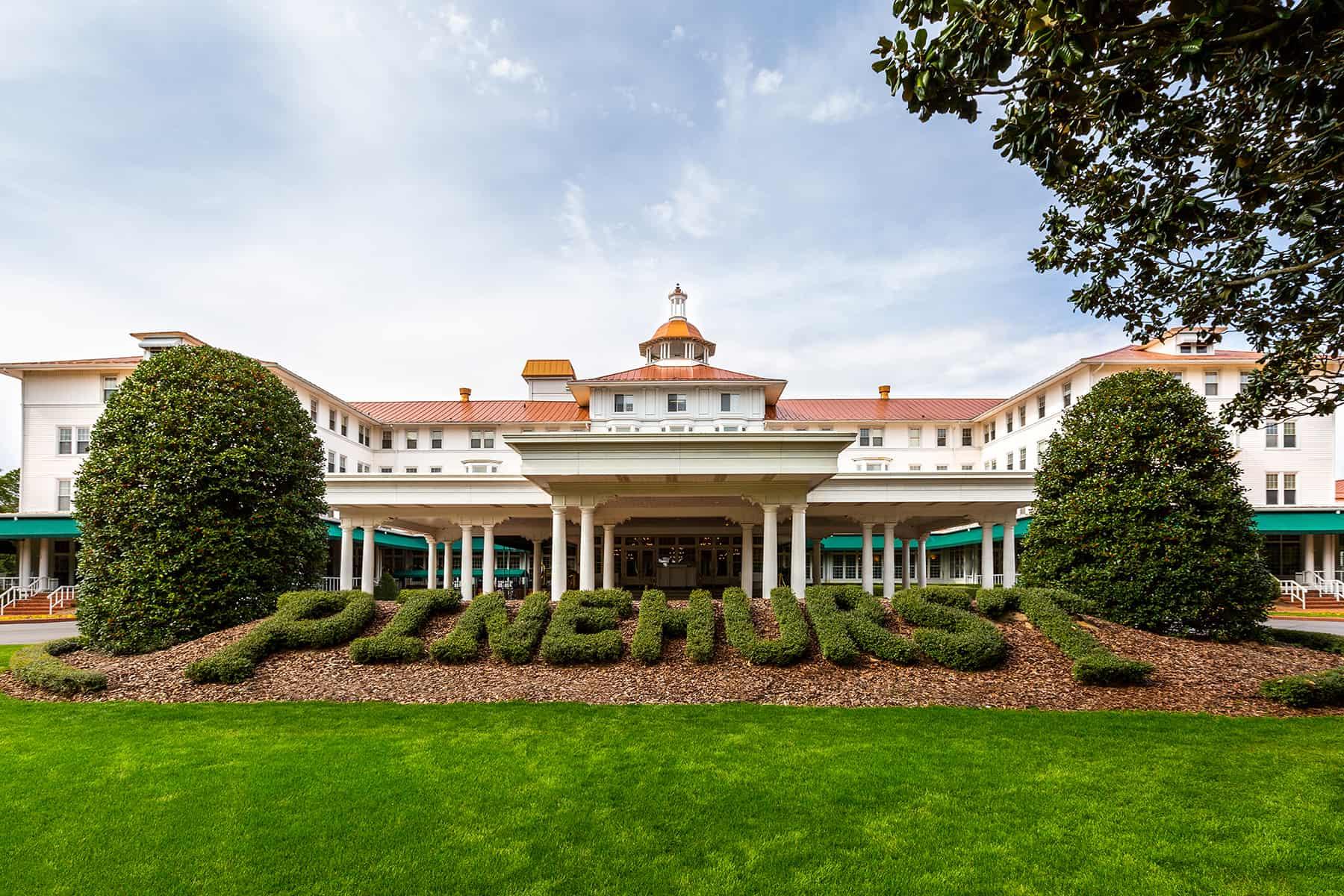 Panoramic view of the Pinehurst Resort sculpted into a bush