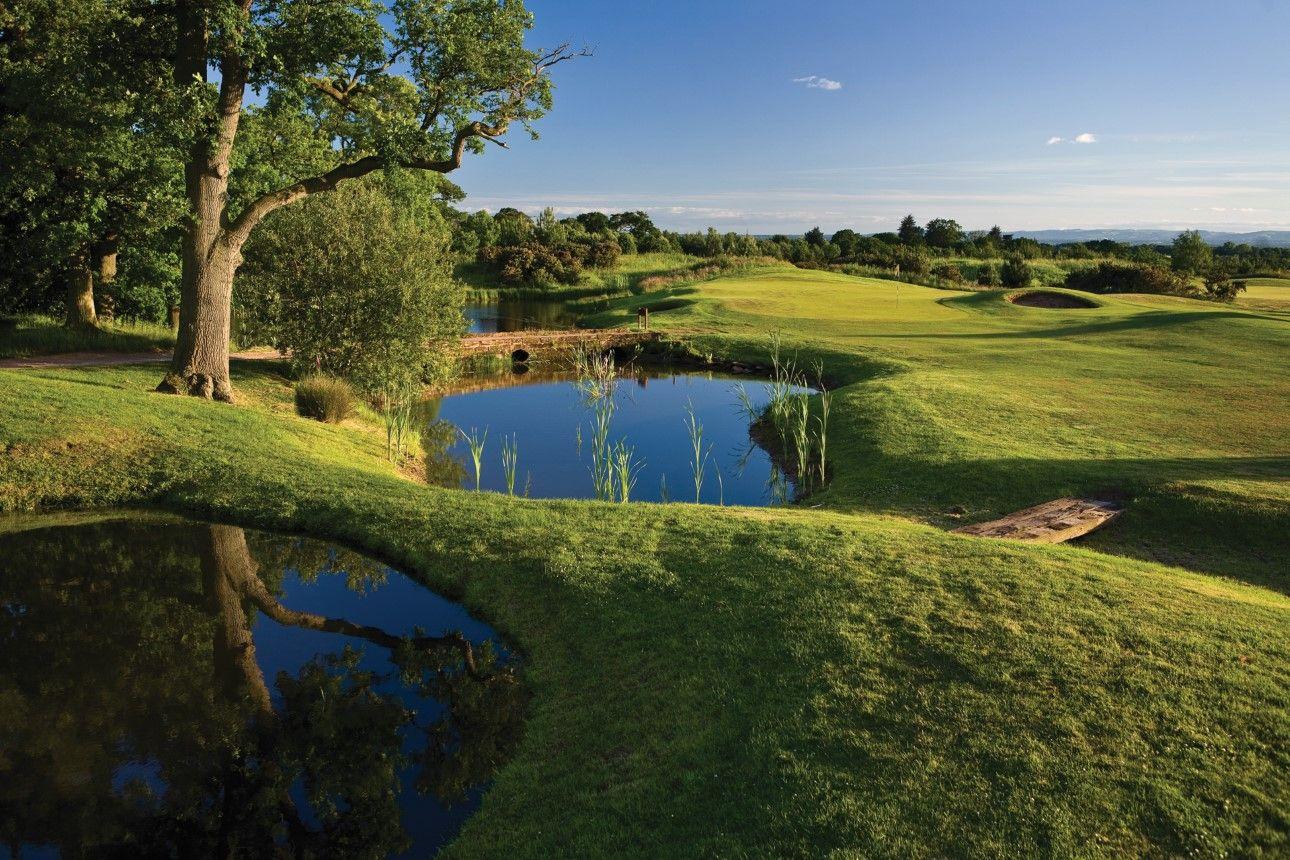 Tough green surrounded by water hazards