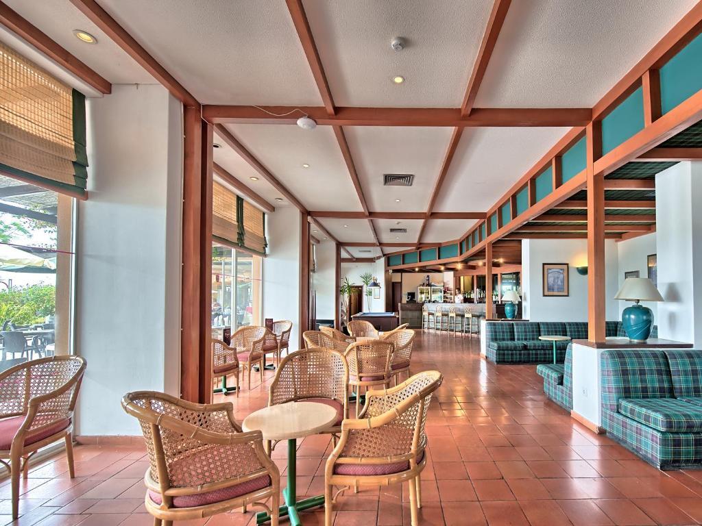 Indoor dining area at Dom Pedro Portobelo
