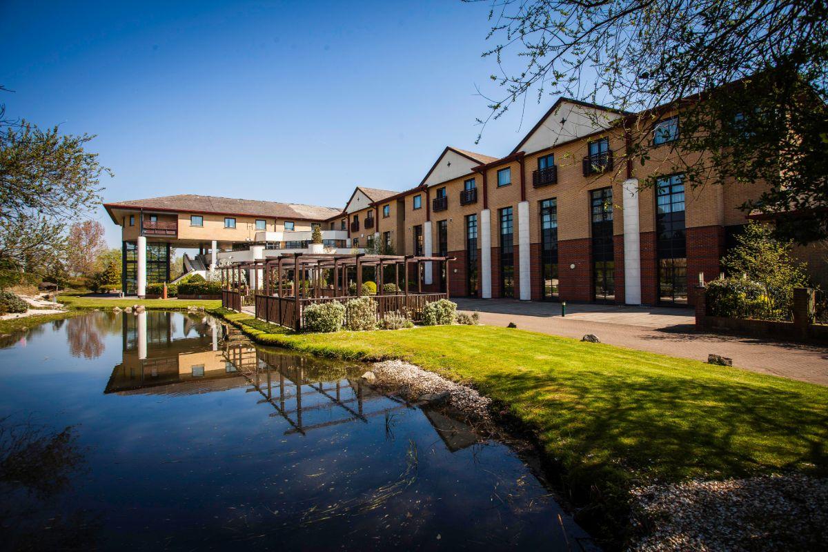 Panoramic view of the Five Lakes Resort