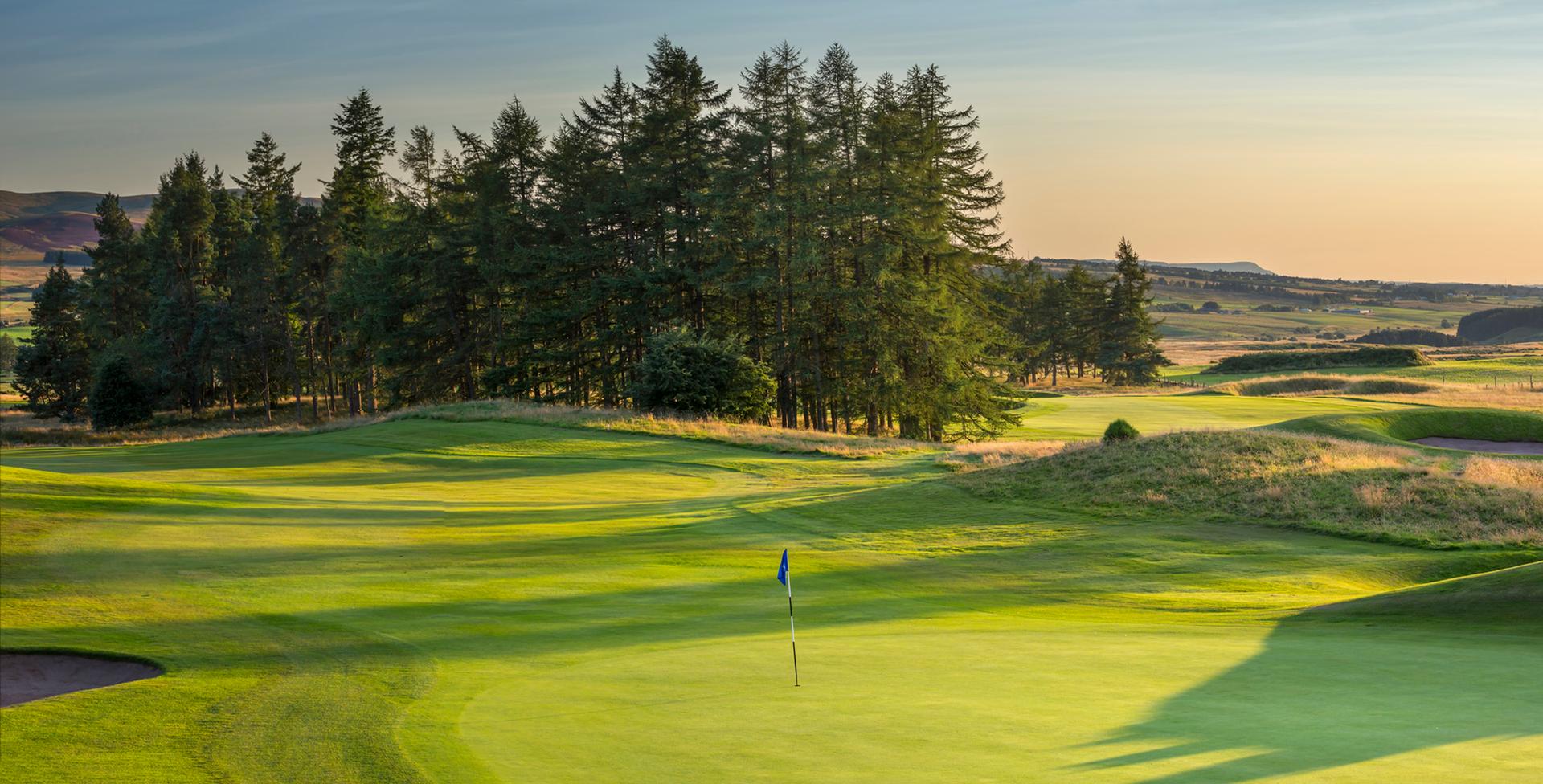 A smooth green under clear blue skies at Gleneagles
