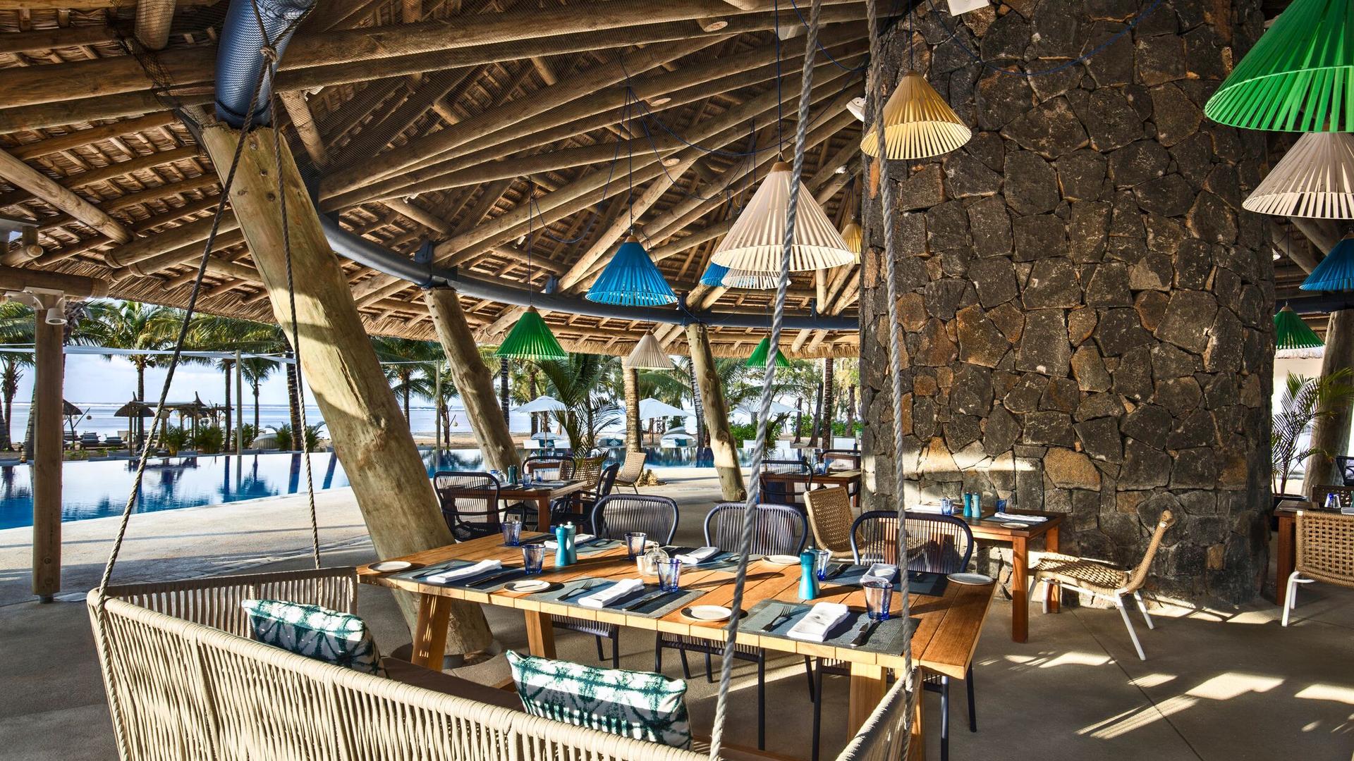 Outdoor dining area at the Heritage Awali