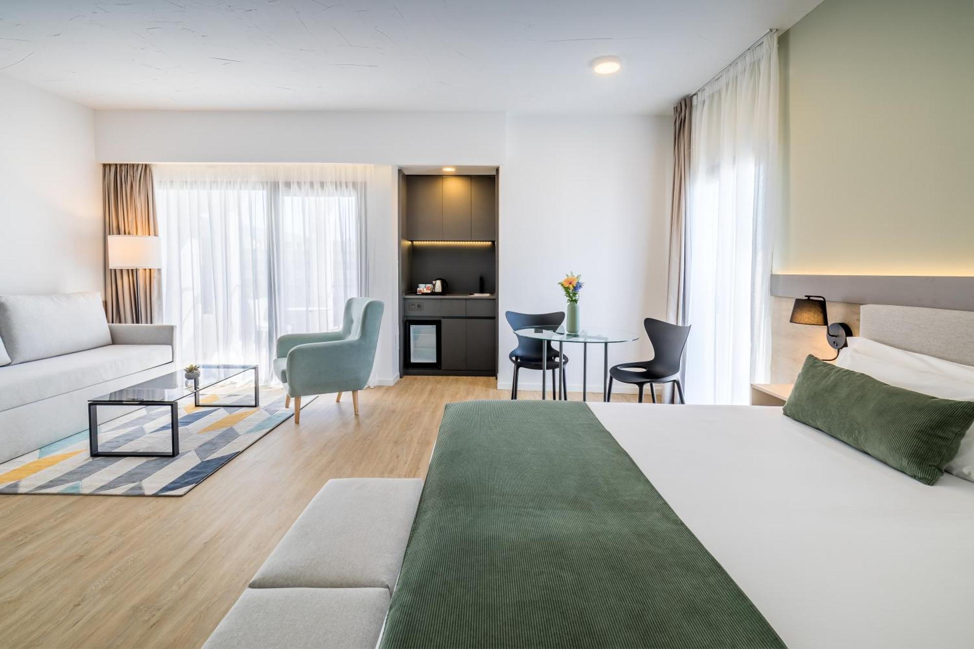 Double bed suite at the Hotel PYR Marbella