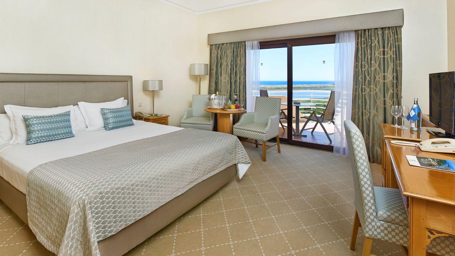 Double bed suite at Hotel Quinta do Lago