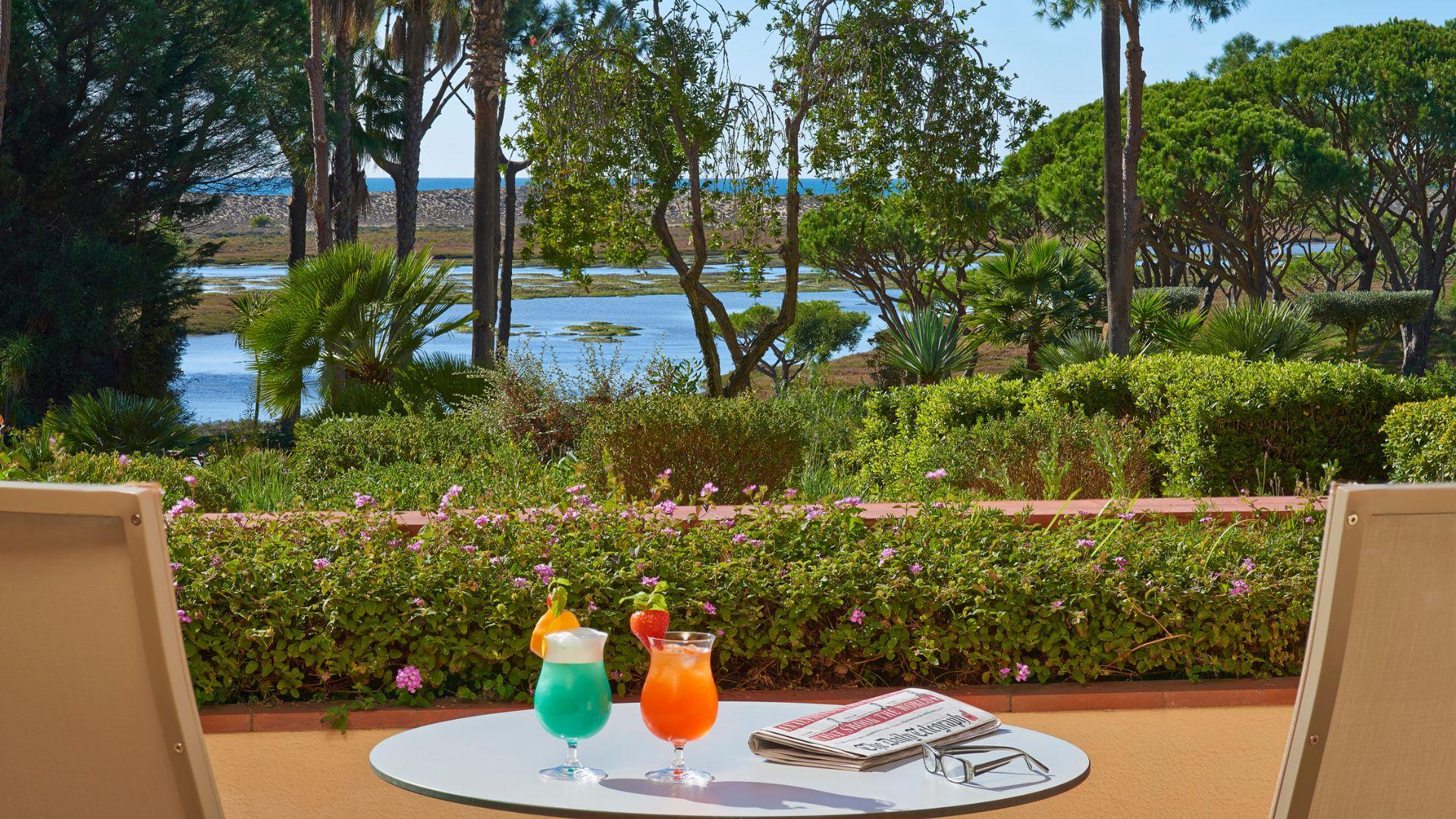 Outdoor dining area at Hotel Quinta do Lago