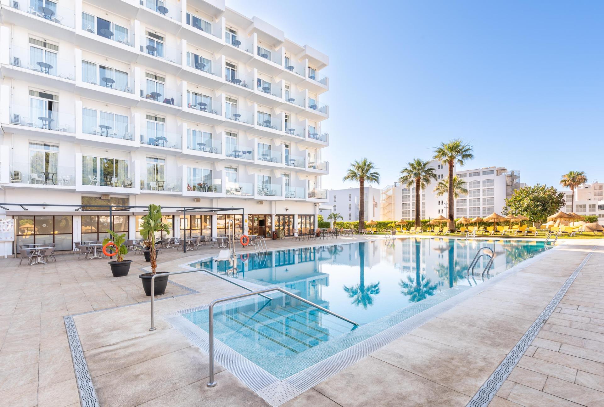 The Hotel THB San Fermín overlooking the outdoor swimming pool