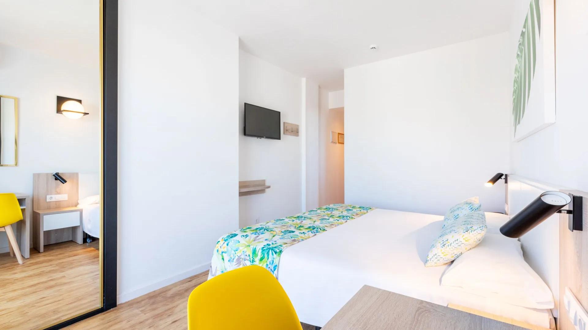 Double bed suite at Hotel THB San Fermín