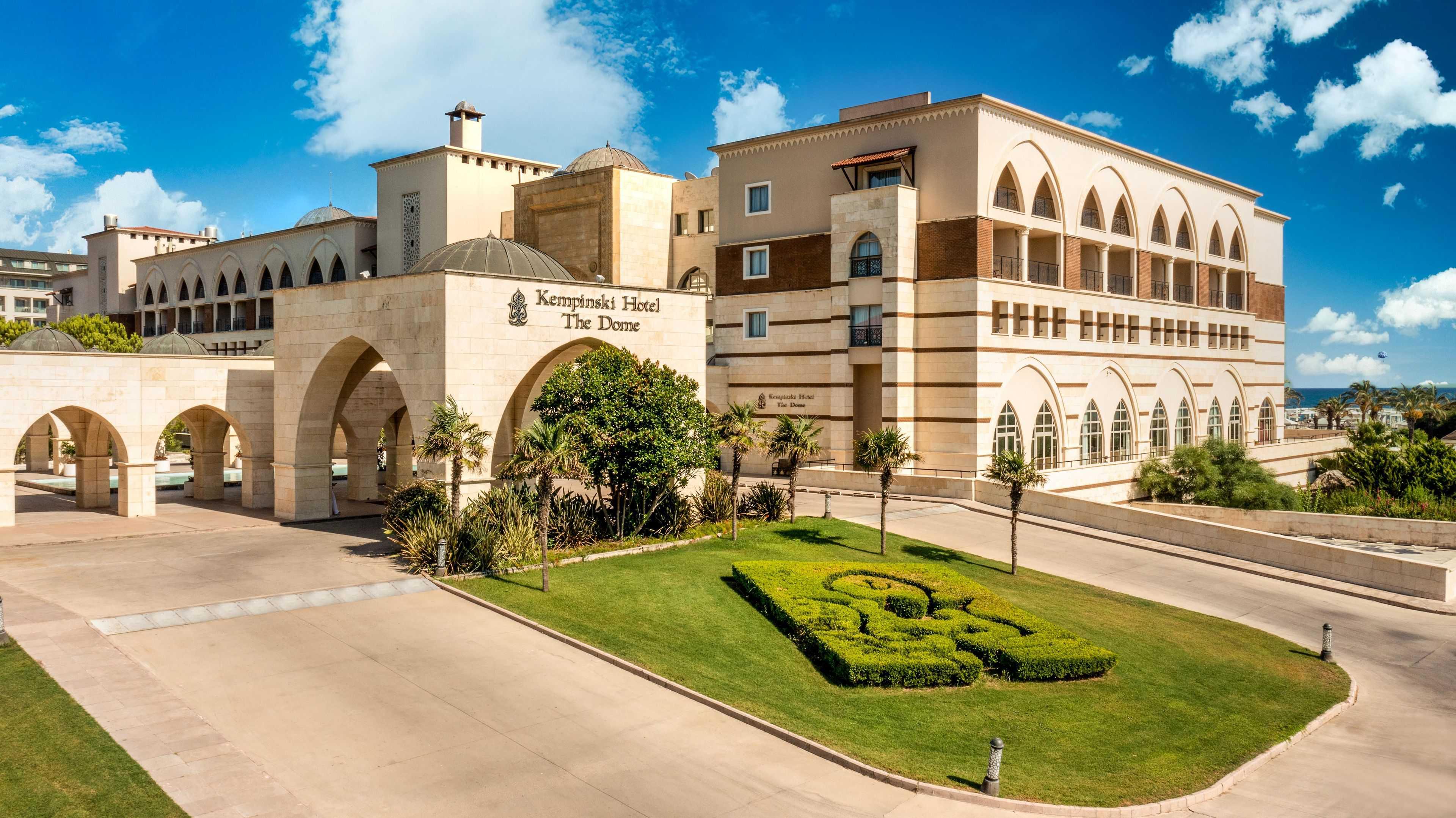 Outdoor view of the hotel