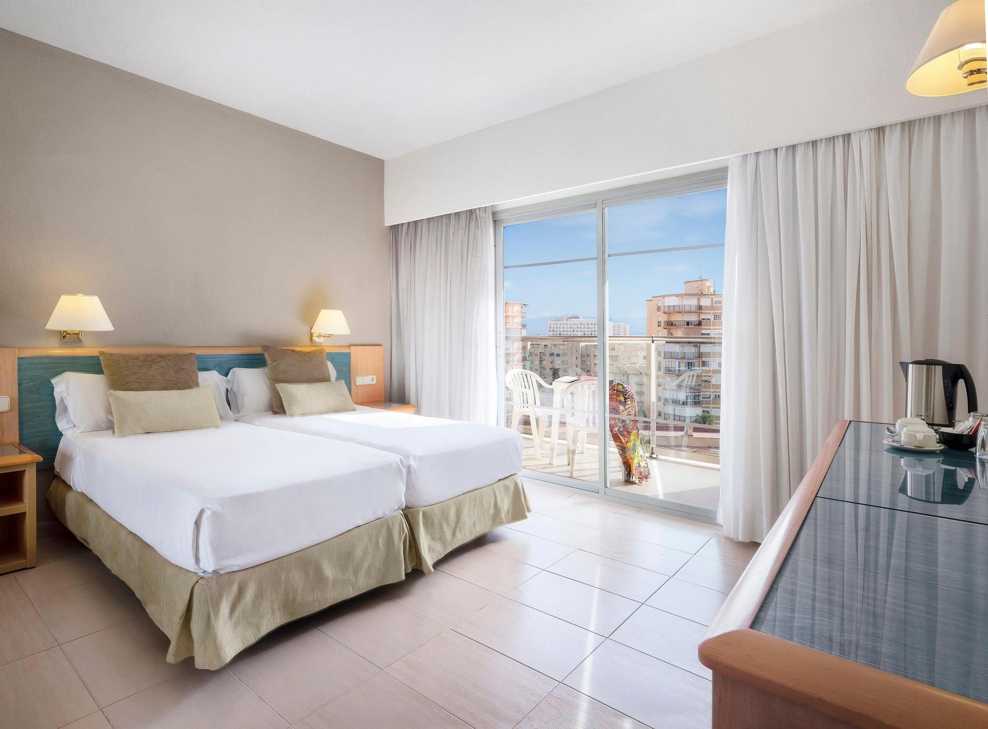 Double bed room at the Melia Sol Principe