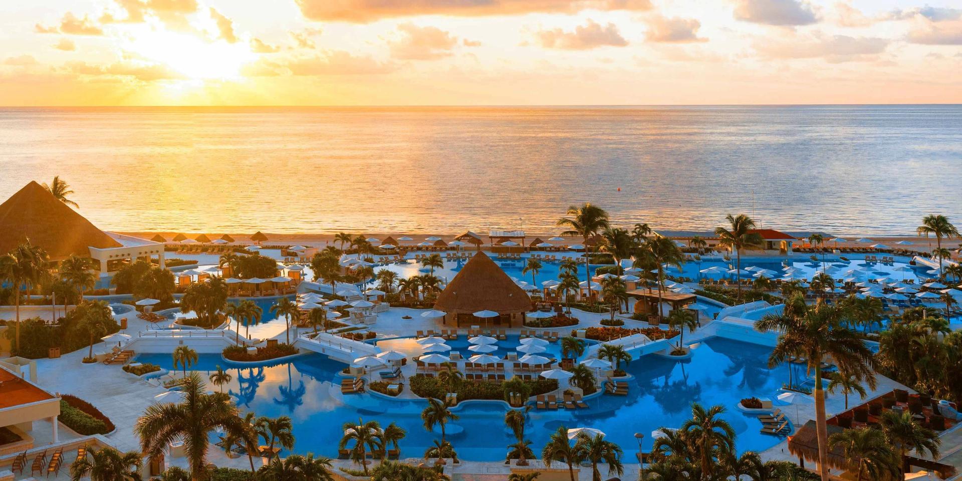Overhead view of the swimming pool at Palace Resorts