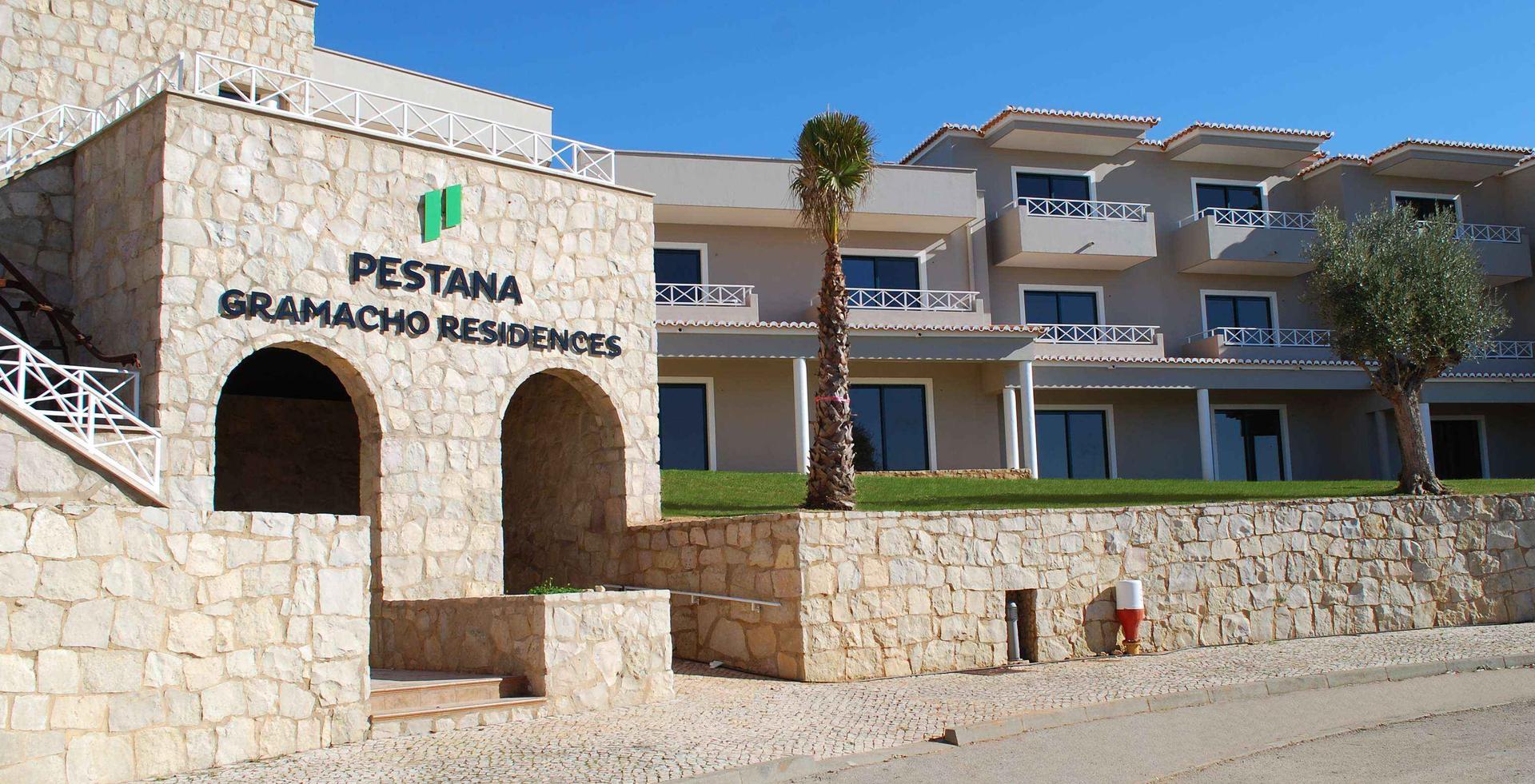 Front entrance to the Pestana Gramacho Residences