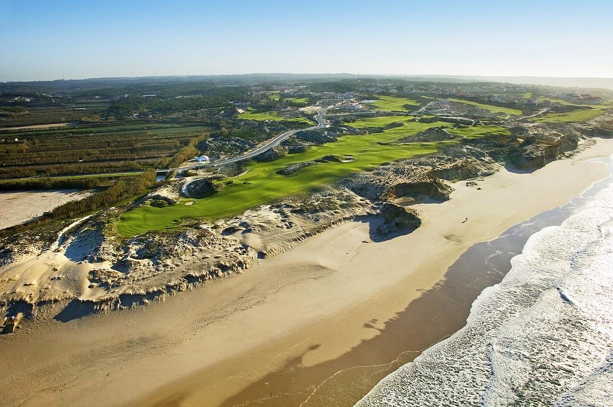 Overhead view of the Praia Rey West Cliffs coastal golf course