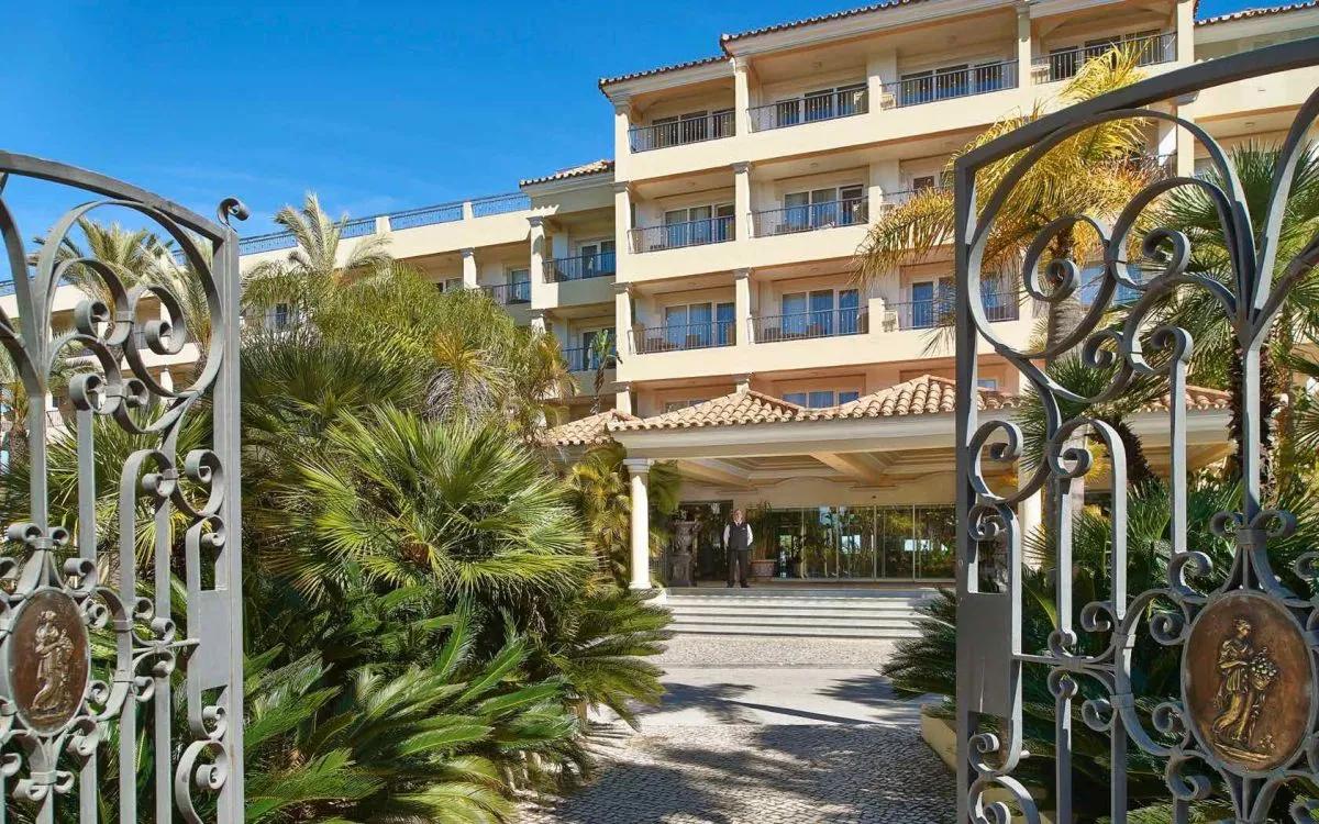 Front entrance to Ria Park Hotel & Spa