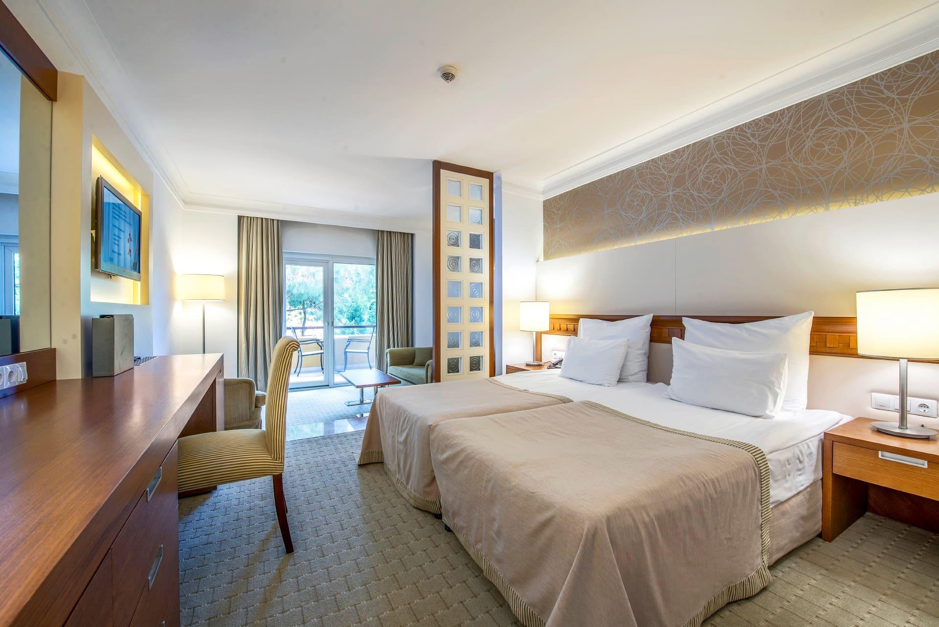 Twin bed suite at the Robinson Nobilis