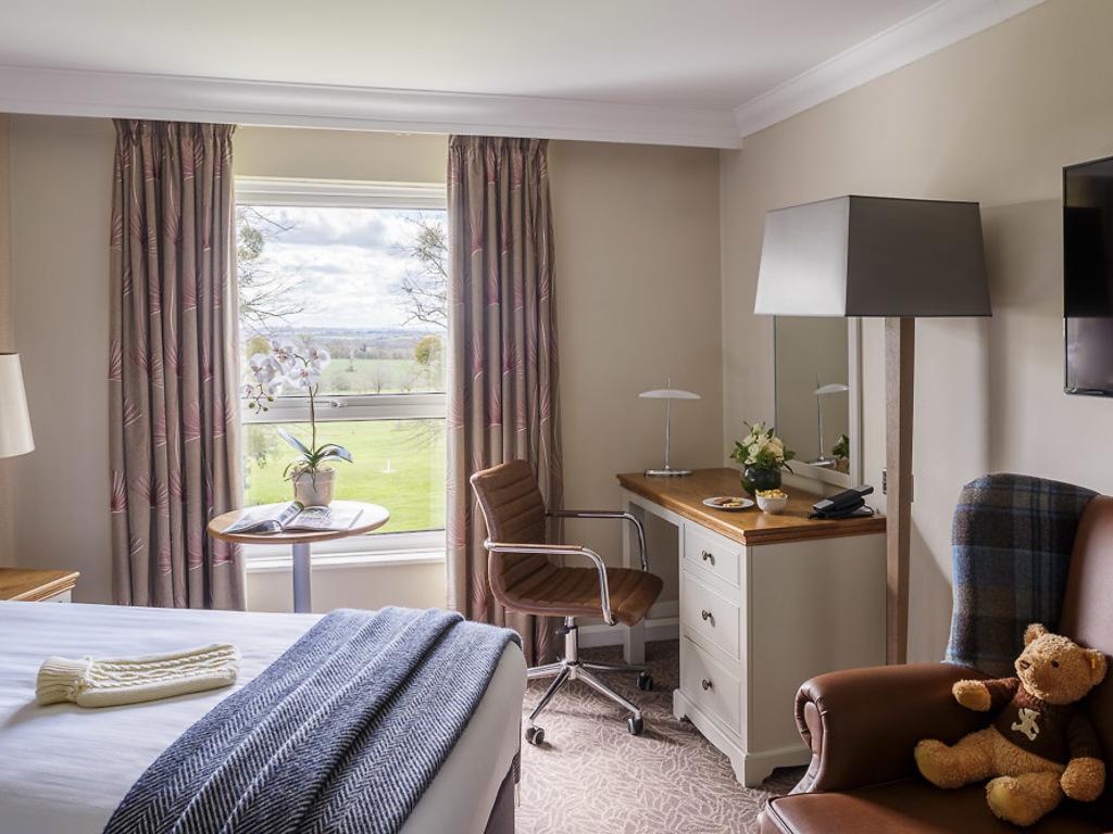 Single bed room at the Tewkesbury Park