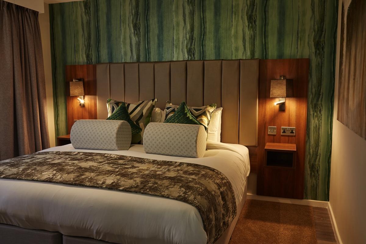 Double bed suite at the Wychwood Park Hotel