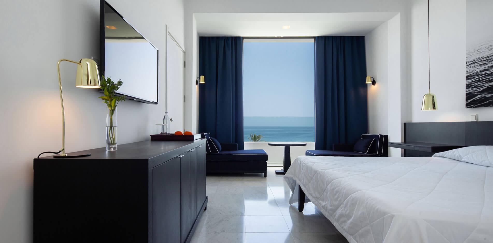 Double bed suite with views of the sea