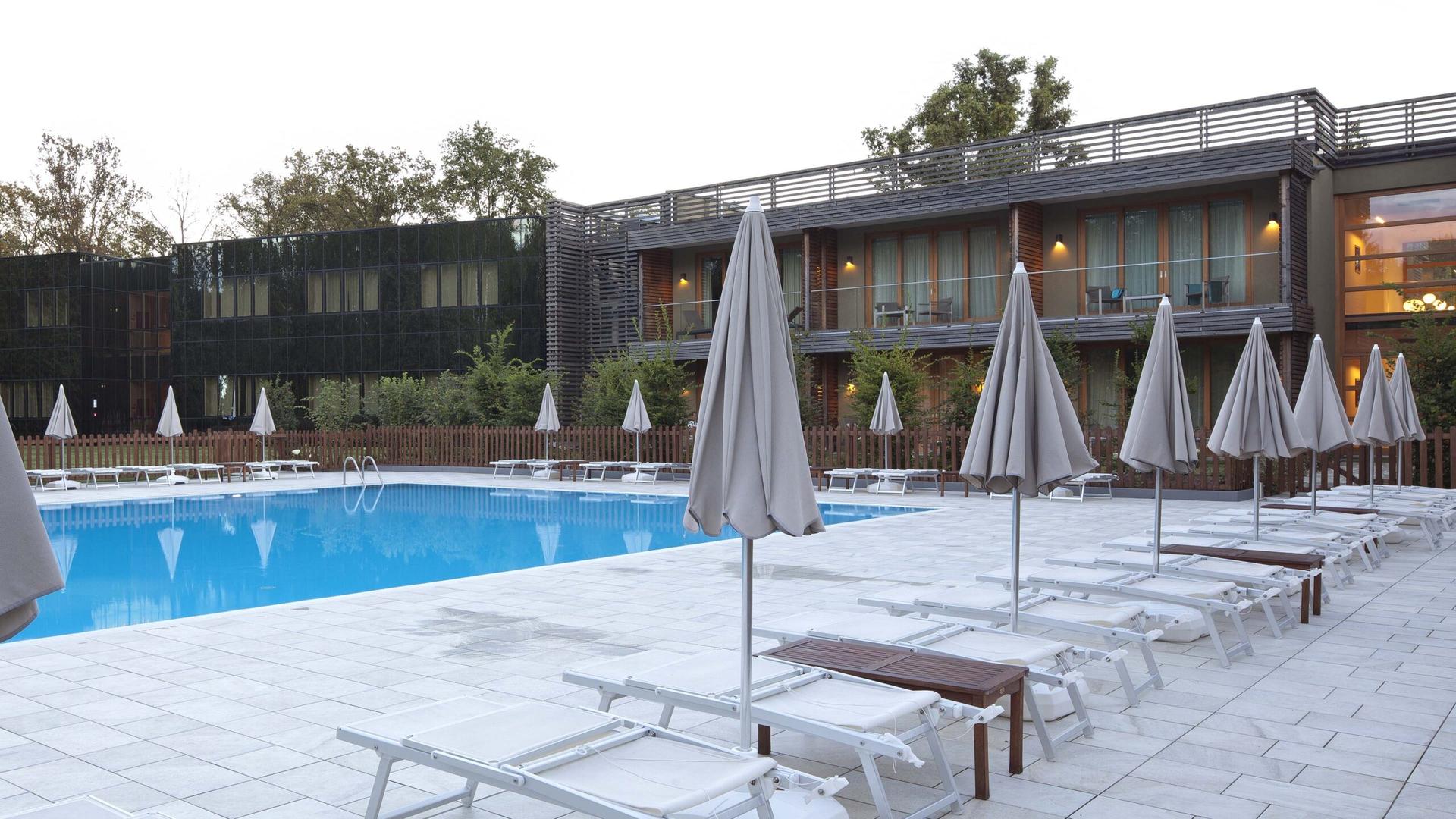 Outdoor swimming pool at Bogogno Golf Resort