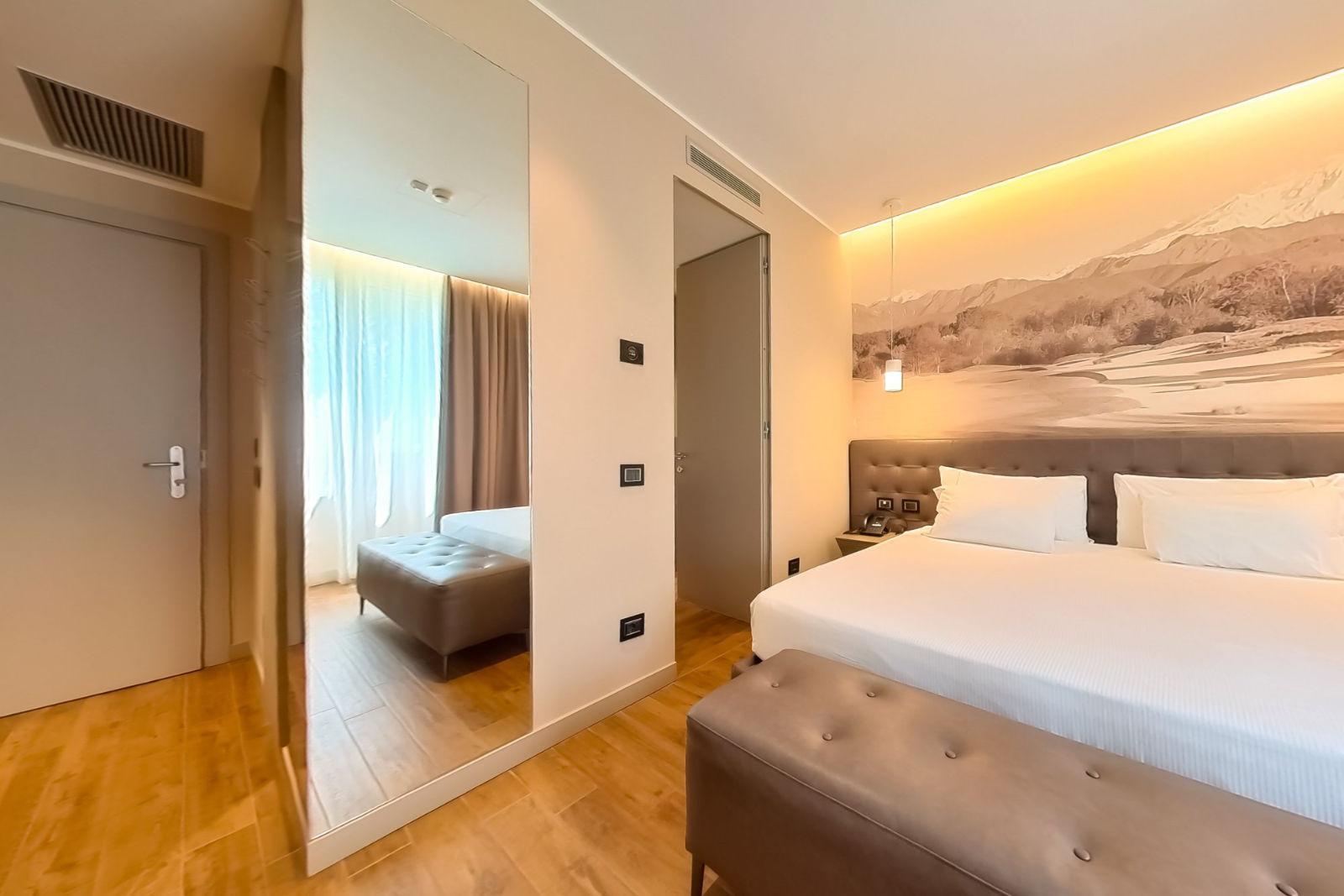 Double bed suite at Bogogno Golf Resort