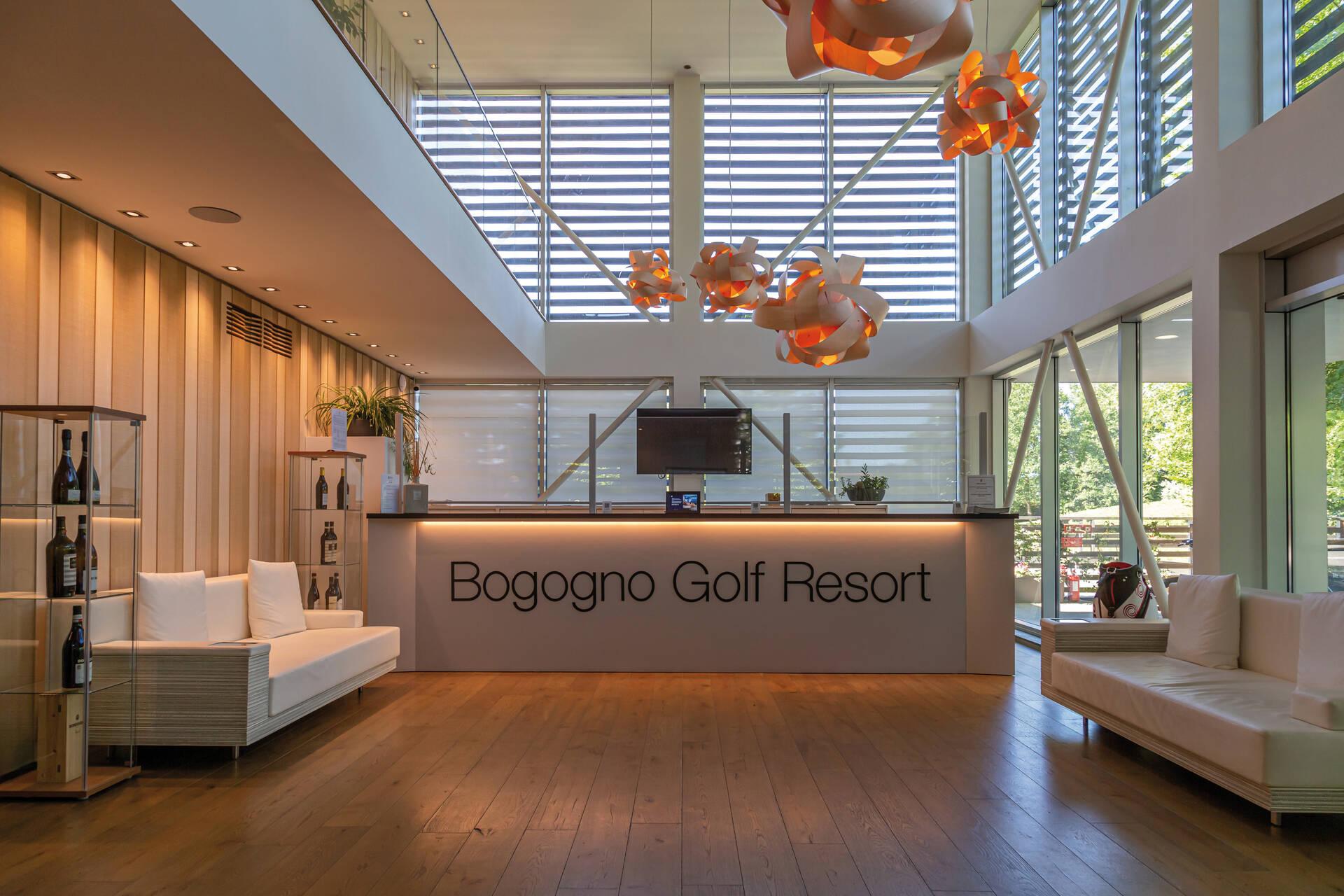 Front desk at Bogogno Golf Resort