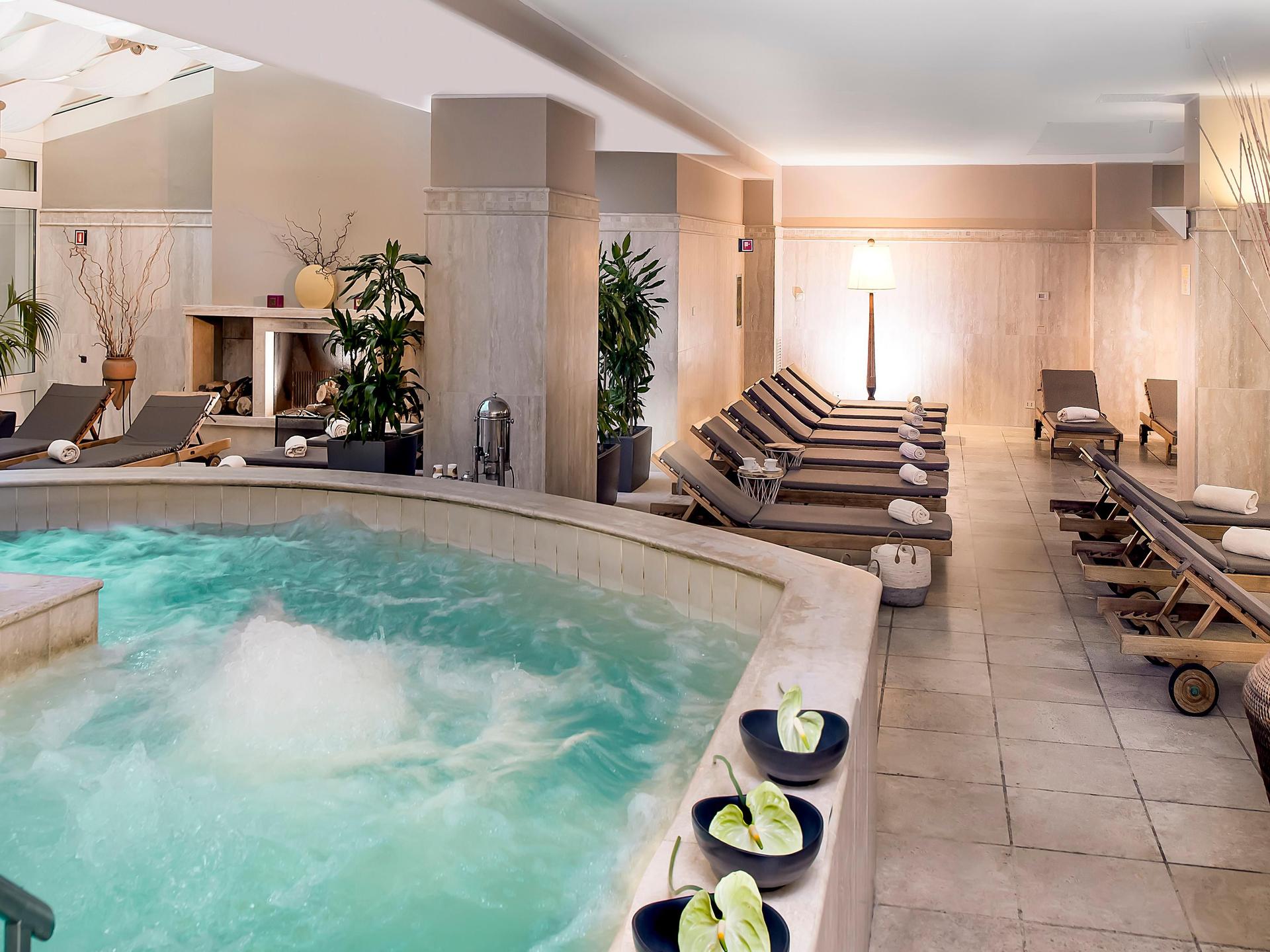 Indoor jacuzzi as part of the spa facilities at Crowne Plaza Rome