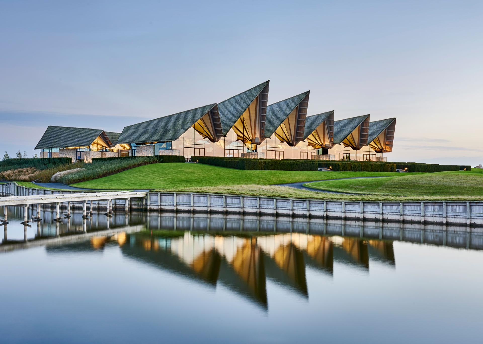 Panoramic view of the Great Northern building