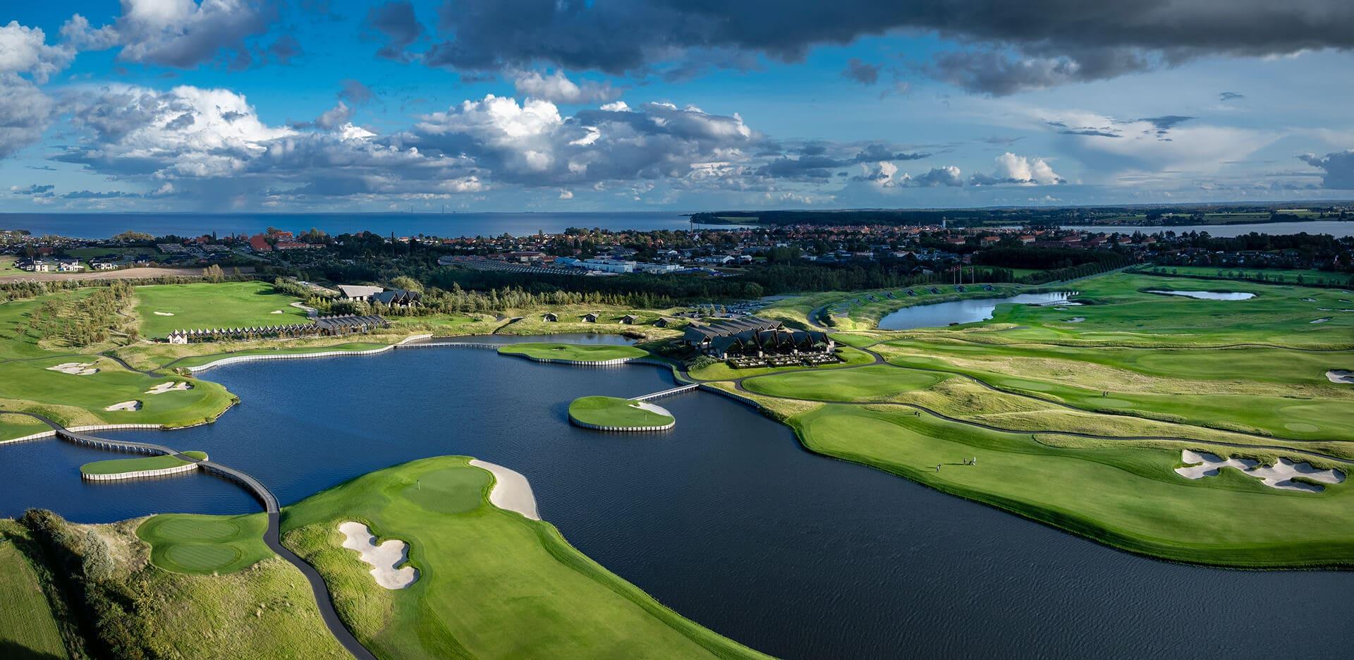 Panoramic view of the Great Northern golf course