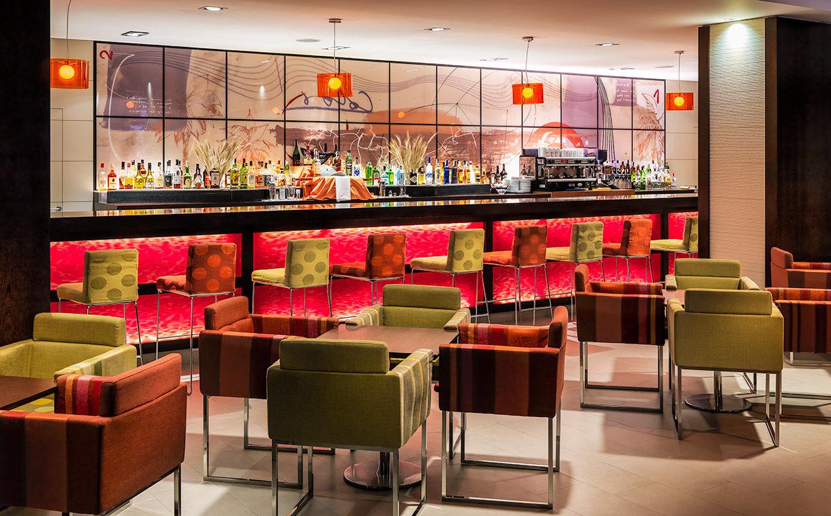 Bar with lounging area at H10 Salou Princess