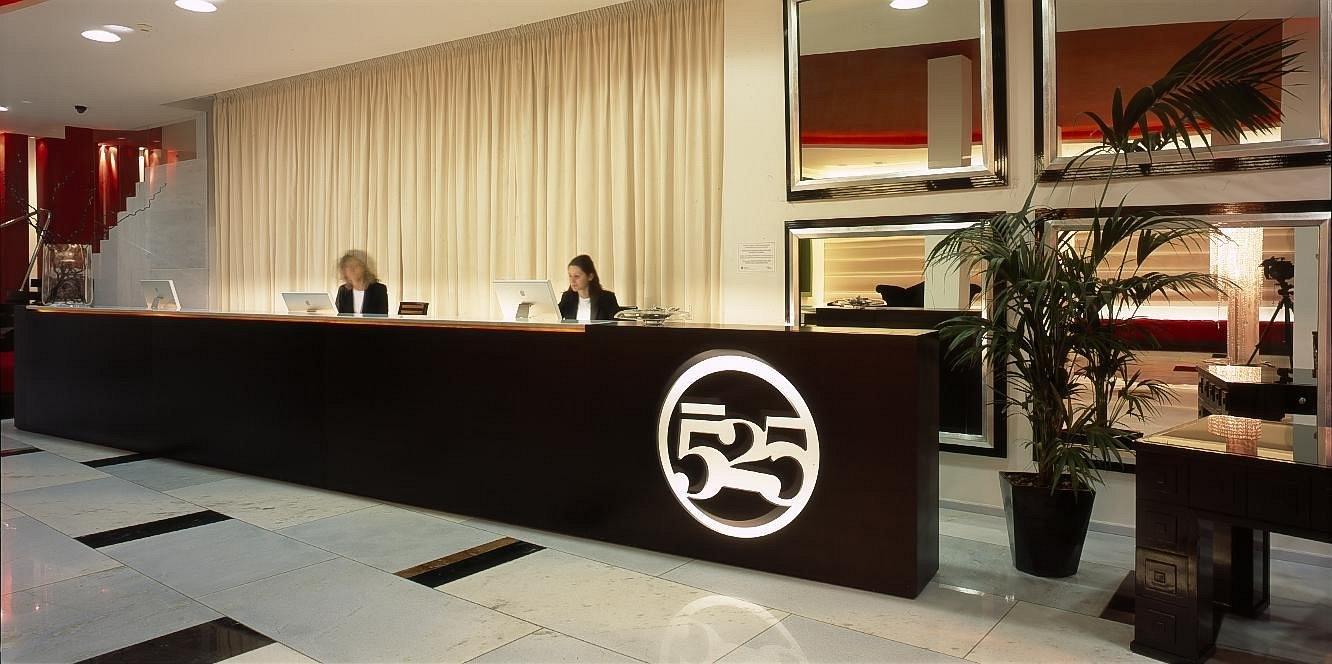 Reception at the Hotel 525