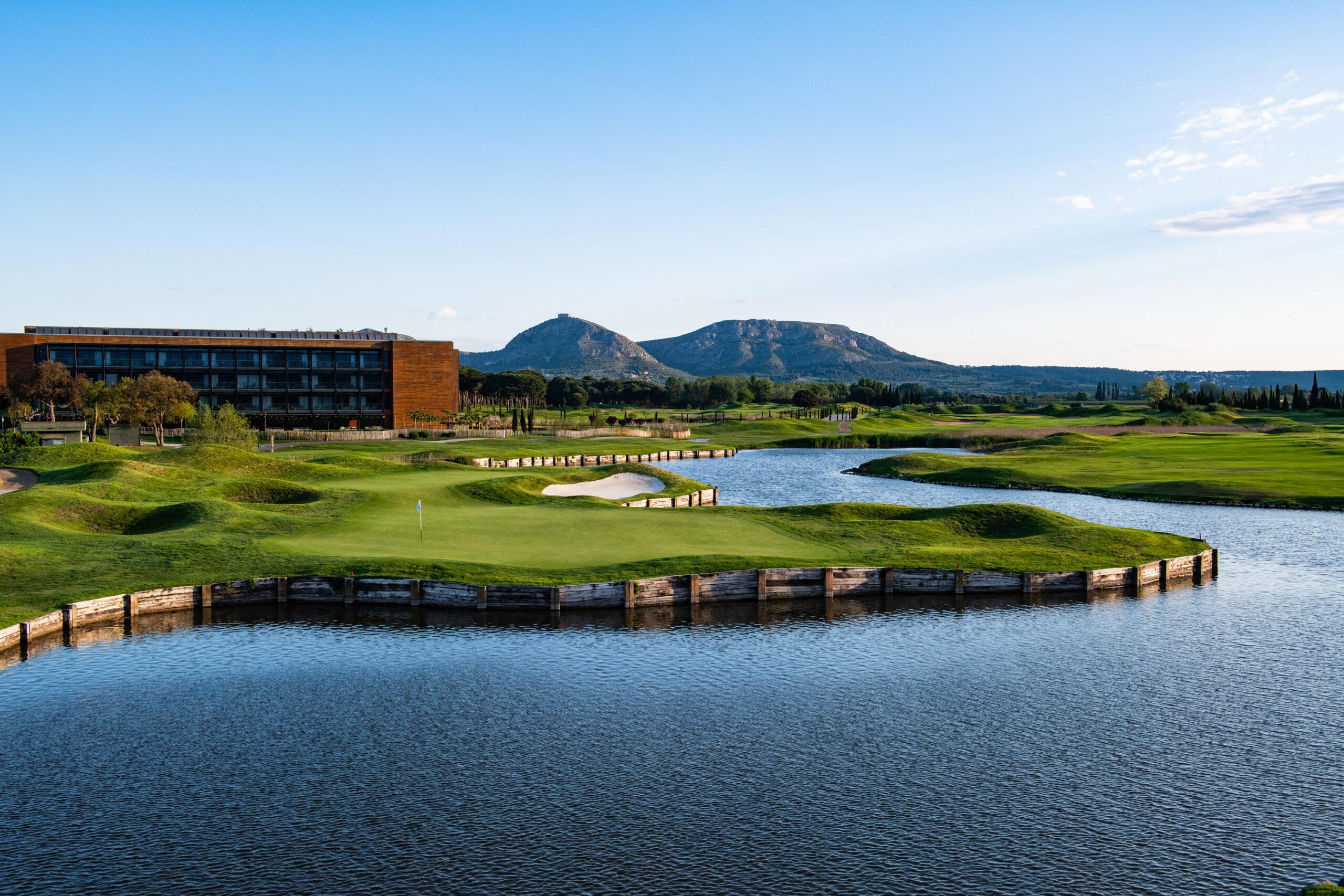 Panoramic view of the Hotel Emporda Golf overlooking the course