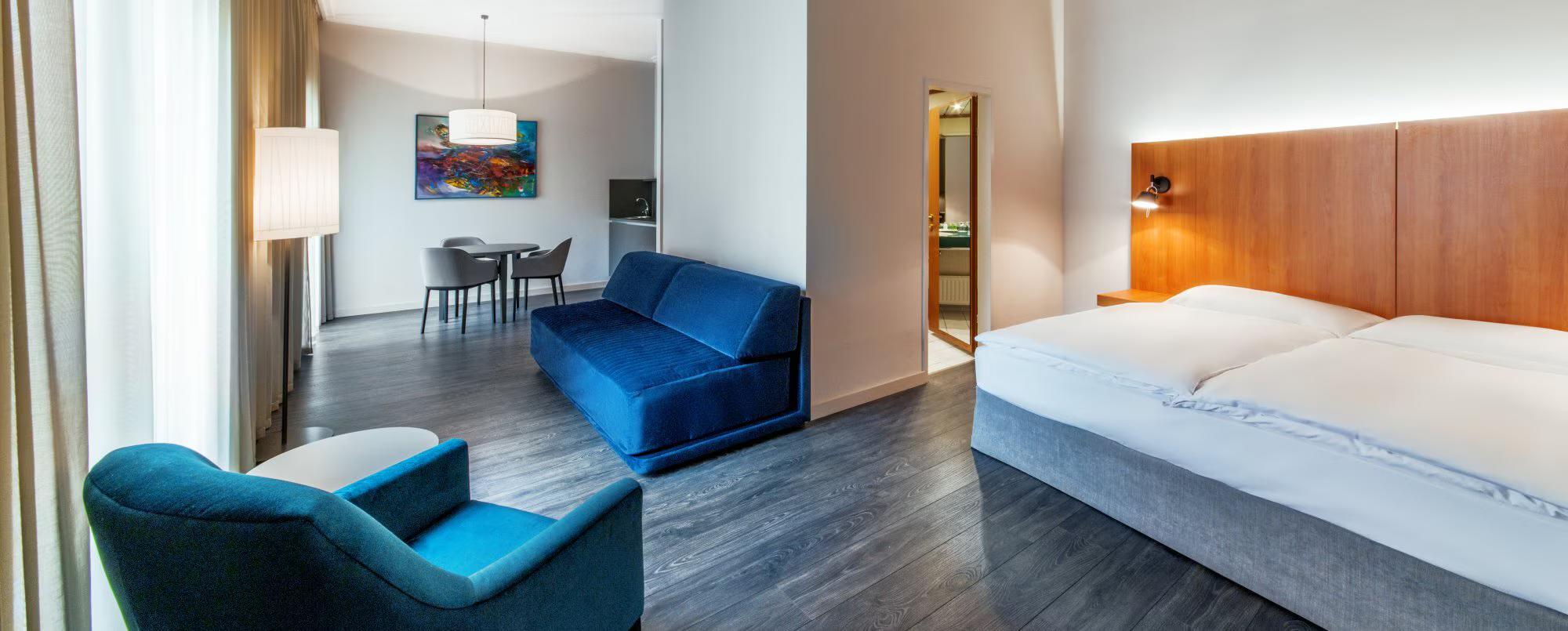 Spacious double bed suite at Hotel NH Prague City