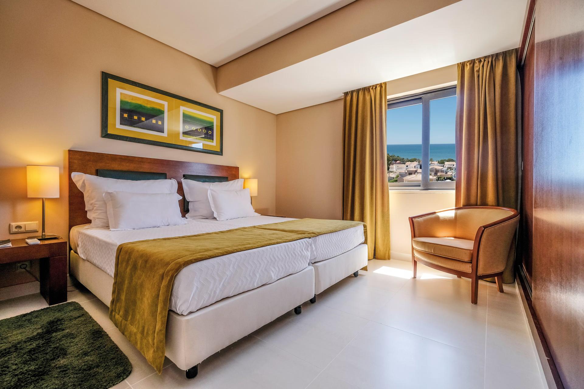Double bed suite at Hotel Vila Gale Atlantico